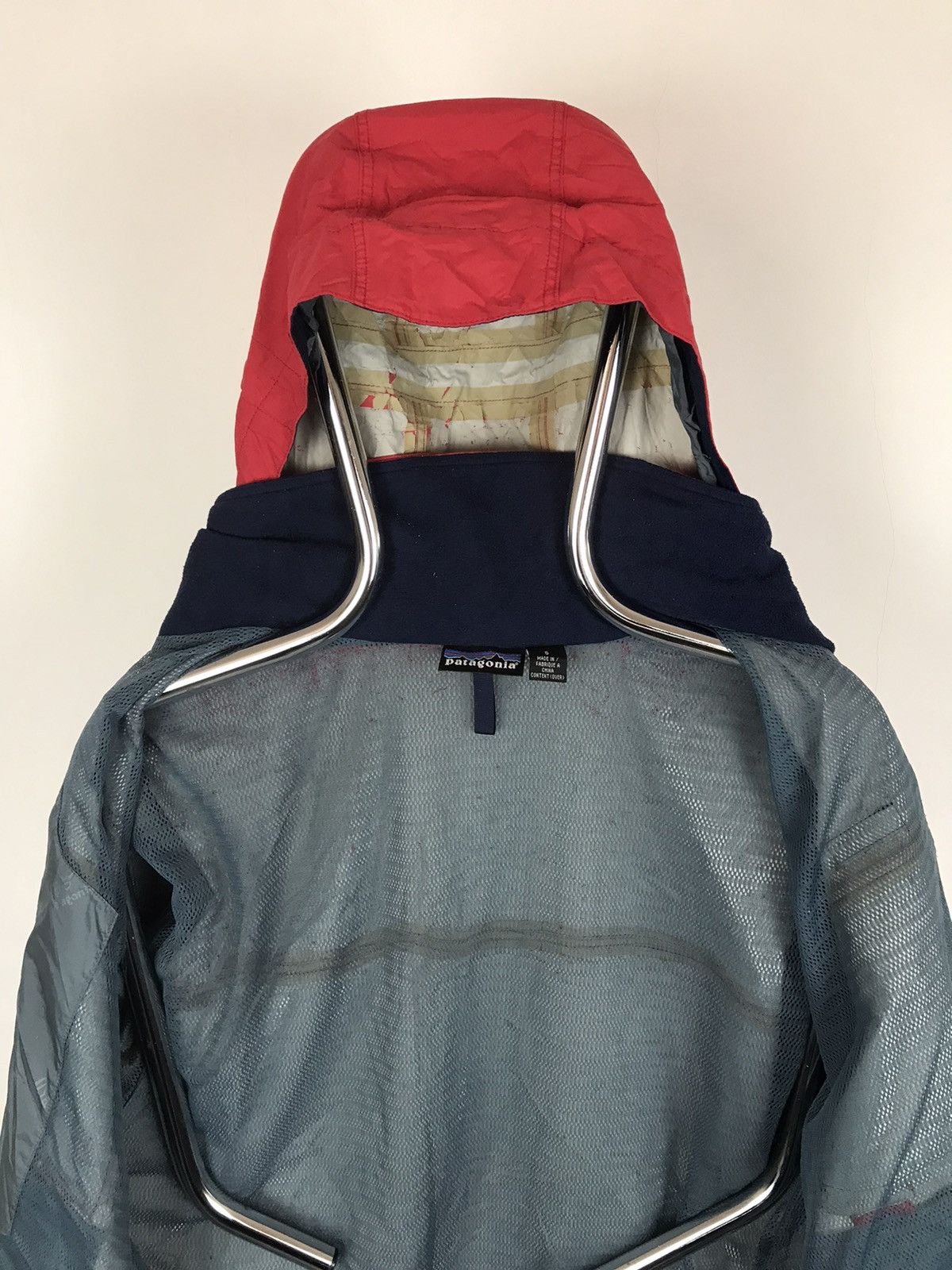 Patagonia Men’s S/46,Patagonia Waterproof,Windbreaker Hooded Jacket Size US S / EU 44-46 / 1 - 5 Thumbnail