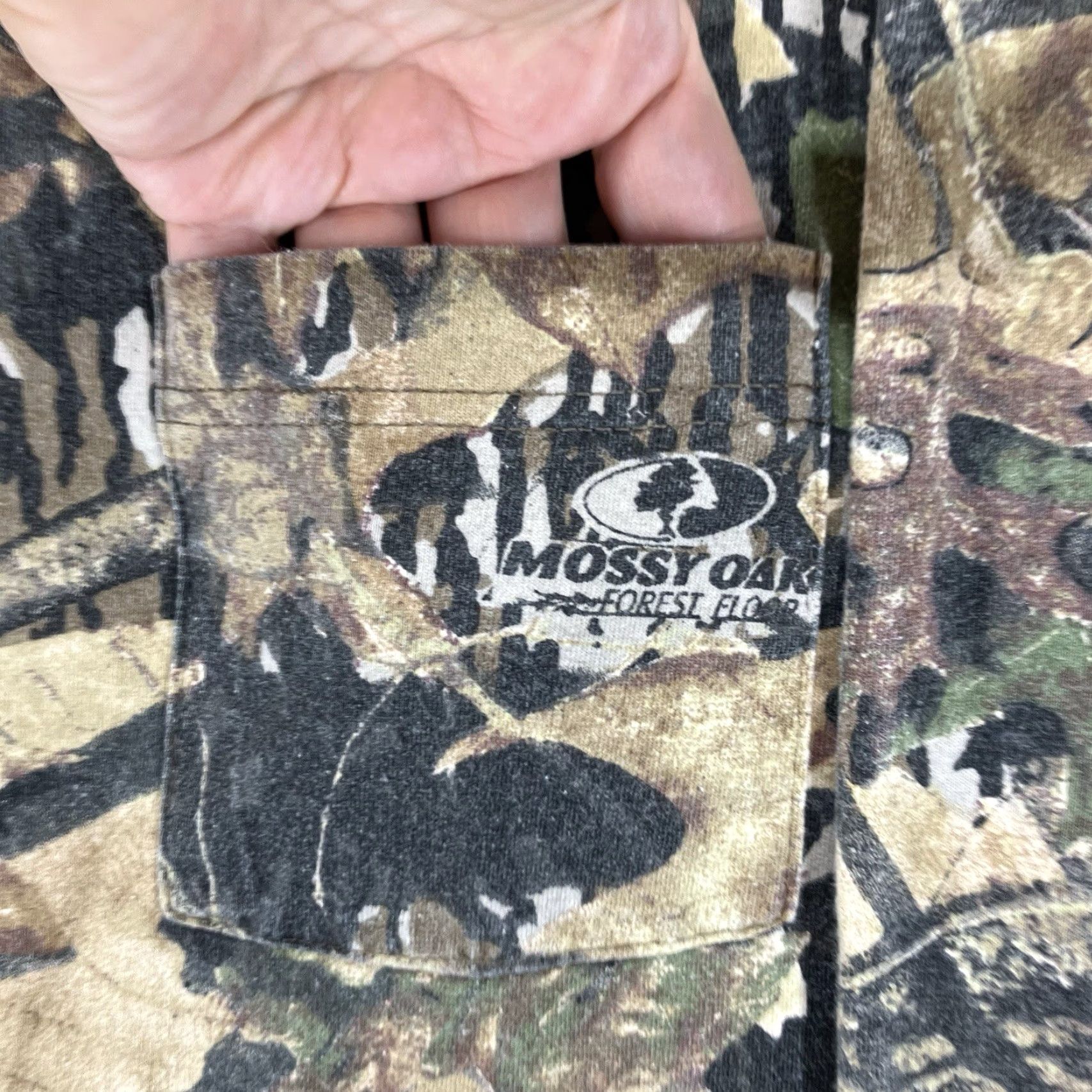 Jerzees VINTAGE Jerzees Outdoors Camouflage Shirt Mens Large Mossy Oak Long Sleeve Crew Neck Camouflage Logo All Seasons Size US L / EU 52-54 / 3 - 4 Thumbnail