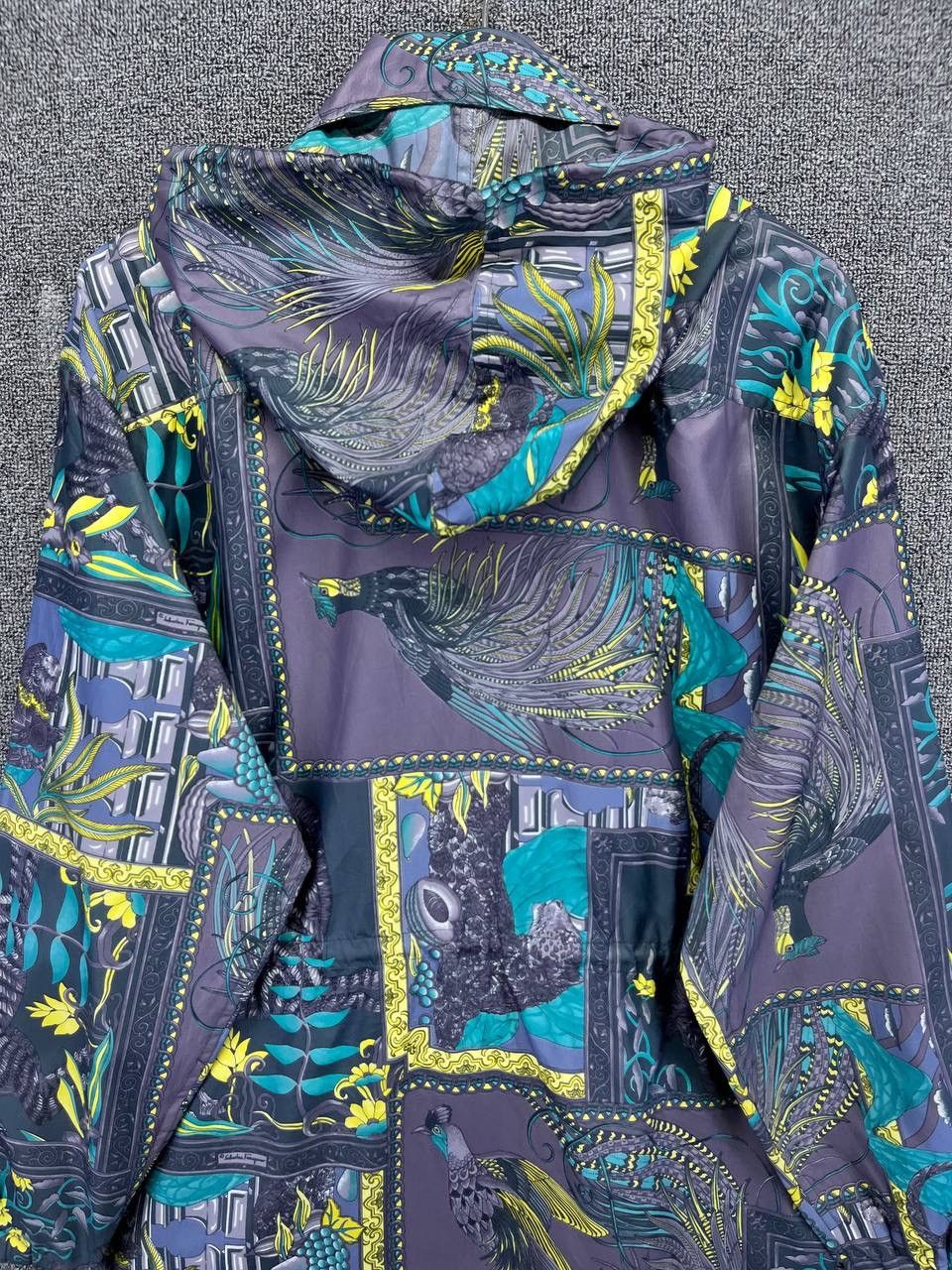 Salvatore Ferragamo × Vintage Vintage Salvatore Ferragamo Luxury Design Light Jacket Size US M / EU 48-50 / 2 - 10 Thumbnail