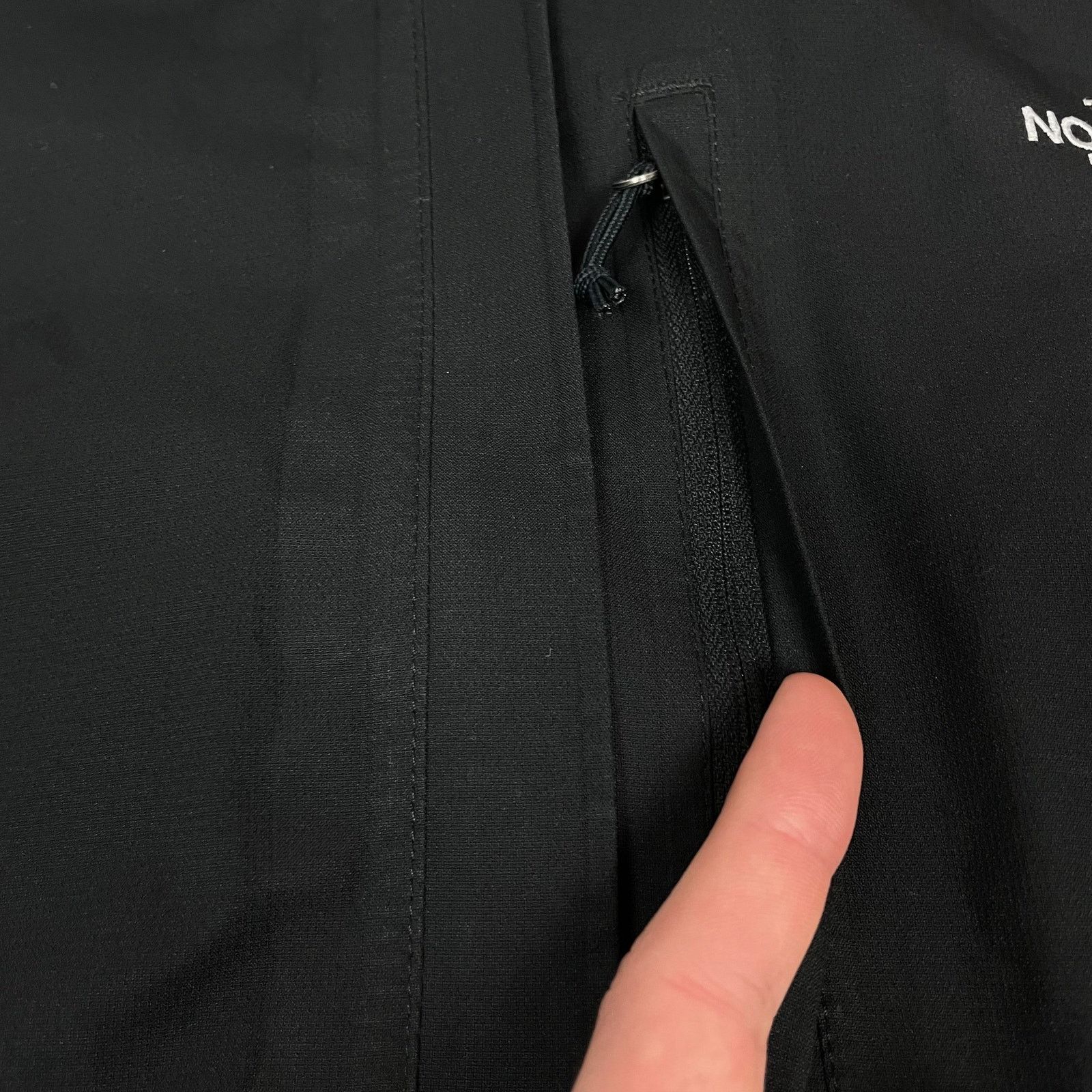 The North Face × Vintage The North Face Women's Gore-Tex Paclite Shell Rain Jacket L Size L / US 10 / IT 46 - 9 Thumbnail