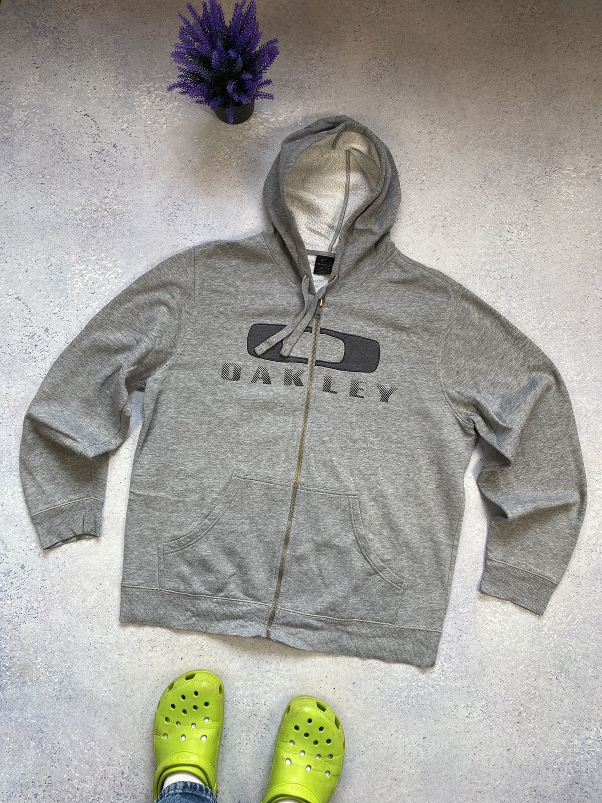 Vintage Vintage Oakley Men’s Zip Hoodie With Big Logo Size US XL / EU 56 / 4 - 1 Thumbnail