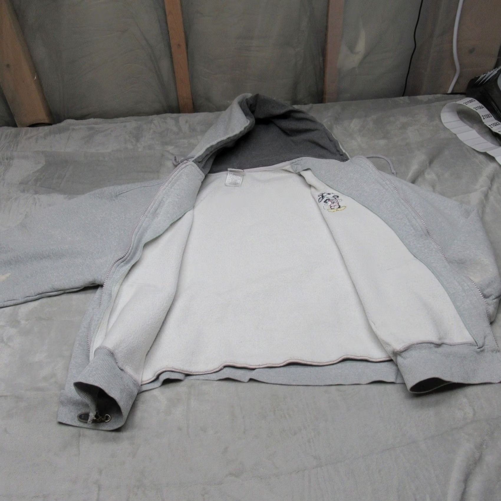 Disney Disney Mickey Mouse Hoodie Womens L Gray Fleece Full Zip Boxy Sweatshirt VTG Size L / US 10 / IT 46 - 3 Thumbnail