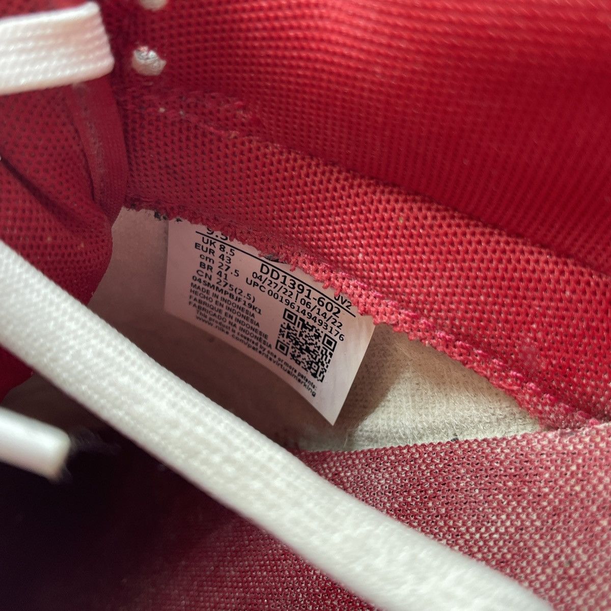 Nike Dunk low gym red Size US 9.5 / EU 42-43 - 8 Thumbnail