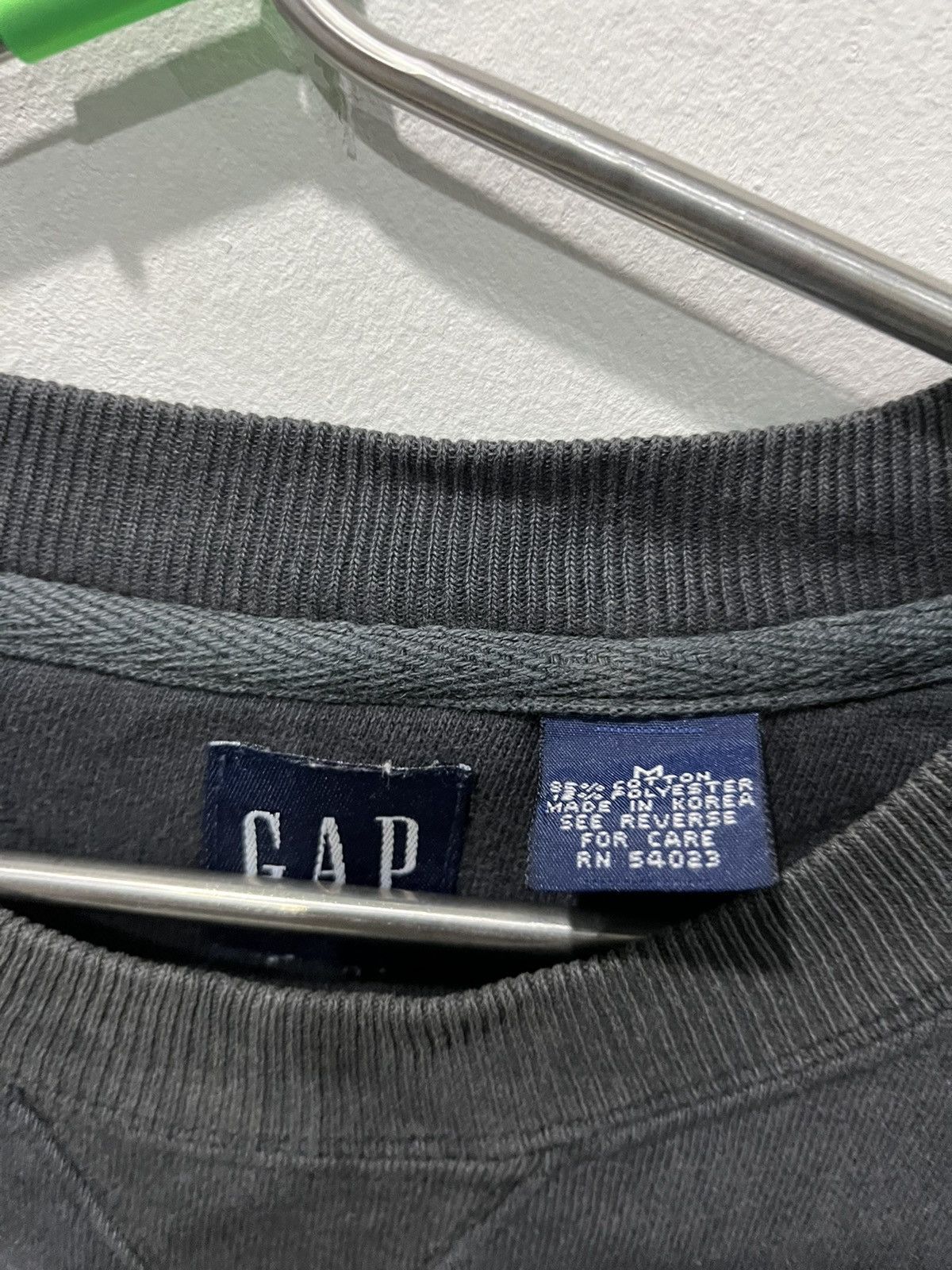 Gap TRUE Vintage GAP 90s Faded V Stitched Sweatshirts Size US M / EU 48-50 / 2 - 3 Thumbnail