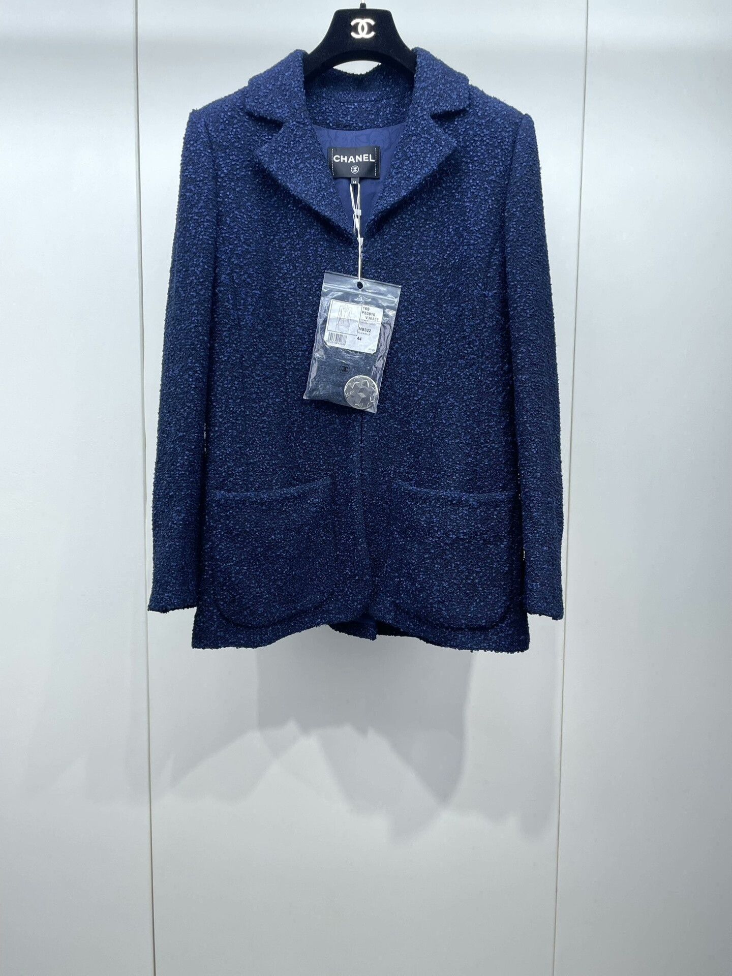 Chanel CHANEL 16S Blue Tweed Jacket Size M / US 6-8 / IT 42-44 - 1 Thumbnail