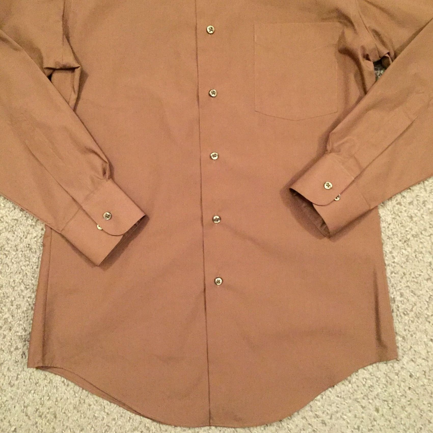 Van Heusen Van Heusen Shirt Mens M Brown Long Sleeve Button-Up Poplin Size US M / EU 48-50 / 2 - 4 Thumbnail
