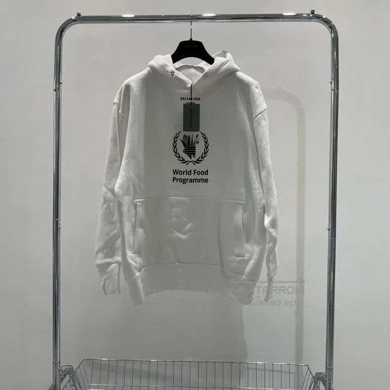 Balenciaga Balenciaga World Food Programme Logo White Hoodie Size US XS / EU 42 / 0 - 1 Thumbnail
