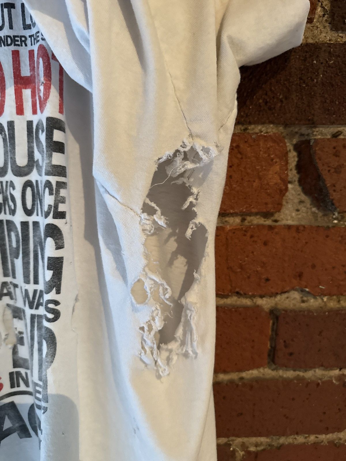 Vintage Thrashed Marlboro pocket tee shirt Size US XL / EU 56 / 4 - 5 Thumbnail