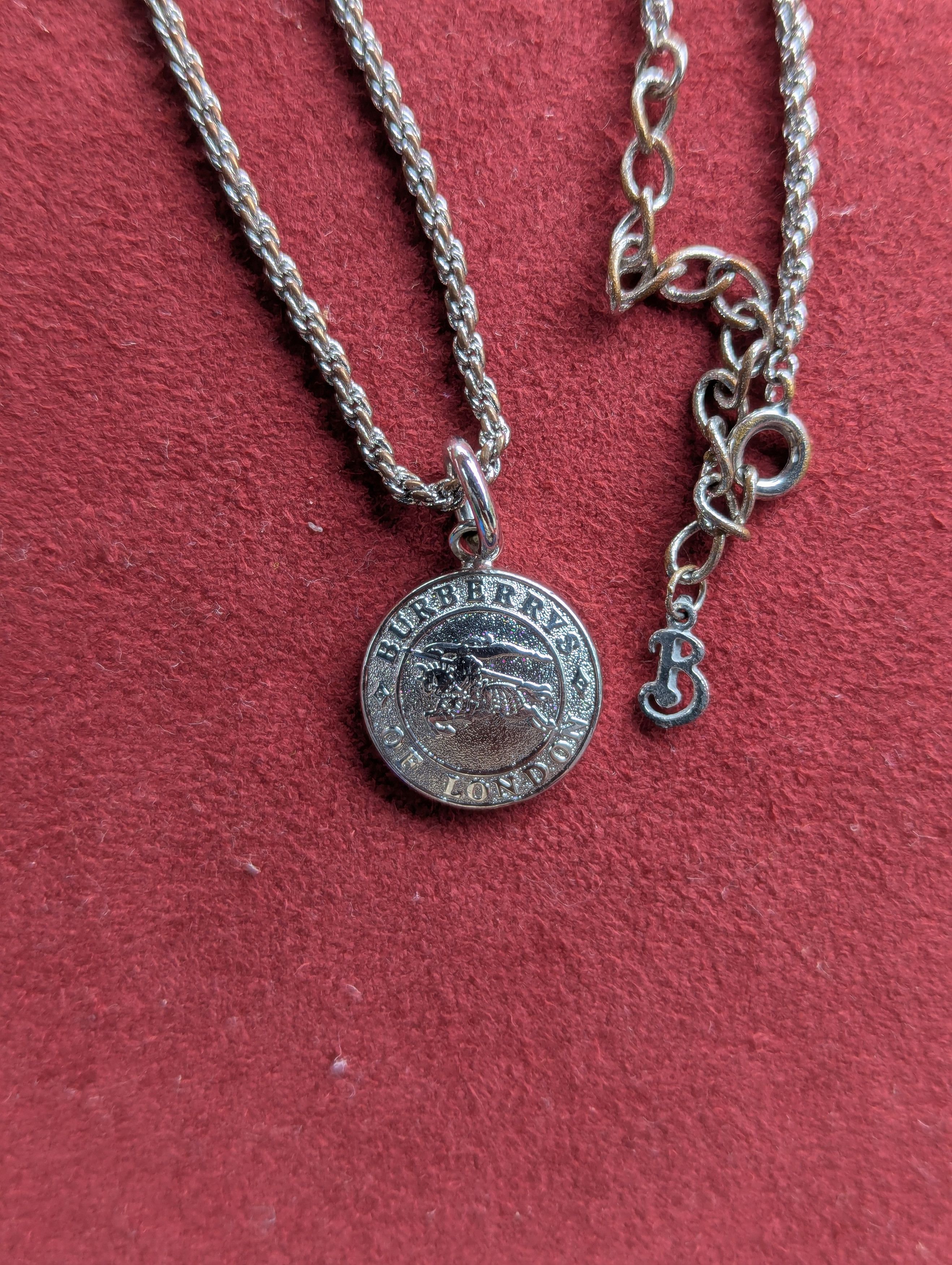 Burberry Rare Burberry Coin Necklace in Silver Size ONE SIZE - 2 Thumbnail
