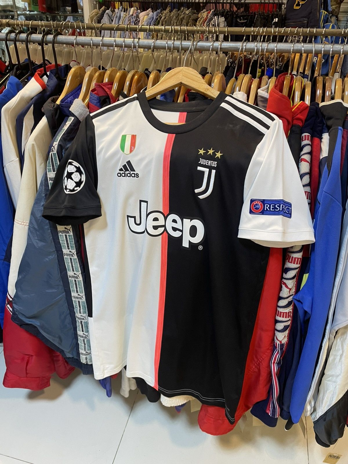 Adidas 2019 Juvantus FC Home Kit CR7 Size US L / EU 52-54 / 3 - 2 Thumbnail