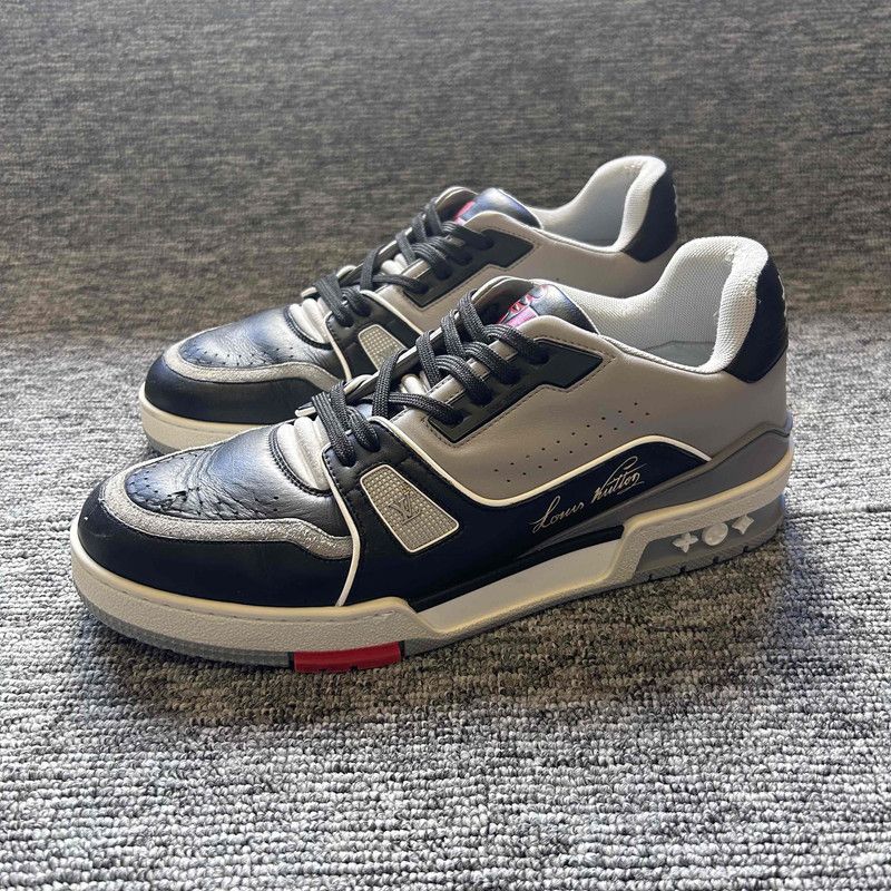 Louis Vuitton Louis Vuitton Low-Top Stylish Trainers for Men and Women 0089 Size US 8.5 / EU 41-42 - 1 Thumbnail
