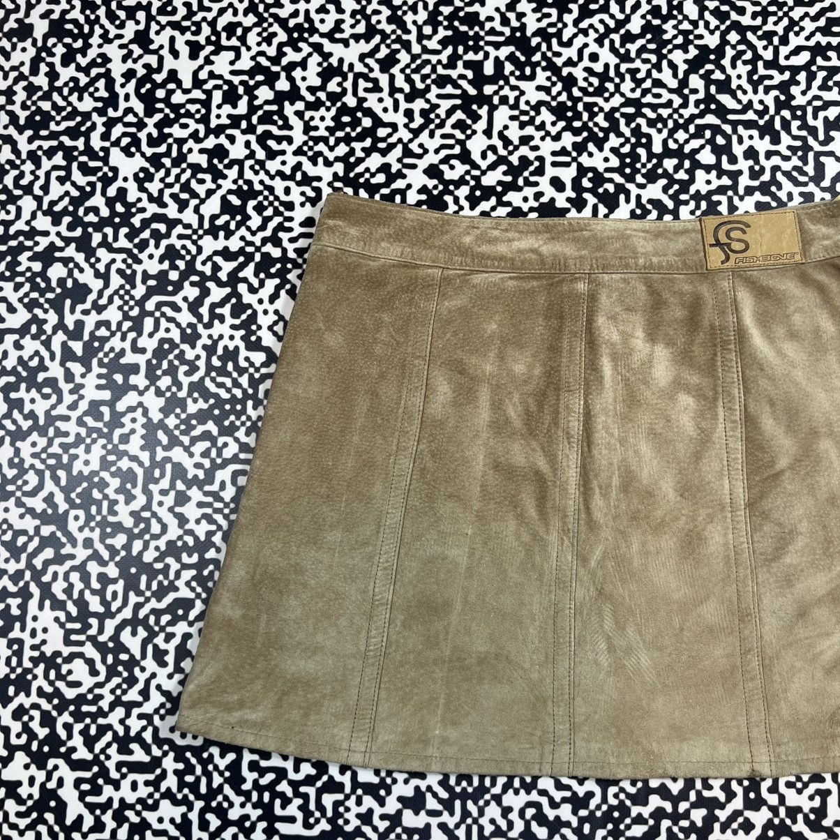 Japanese Brand Vintage Y2K Fishbone Leather Mini Skirt Japanese 90s Style Size 27" / US 4 / IT 40 - 8 Thumbnail