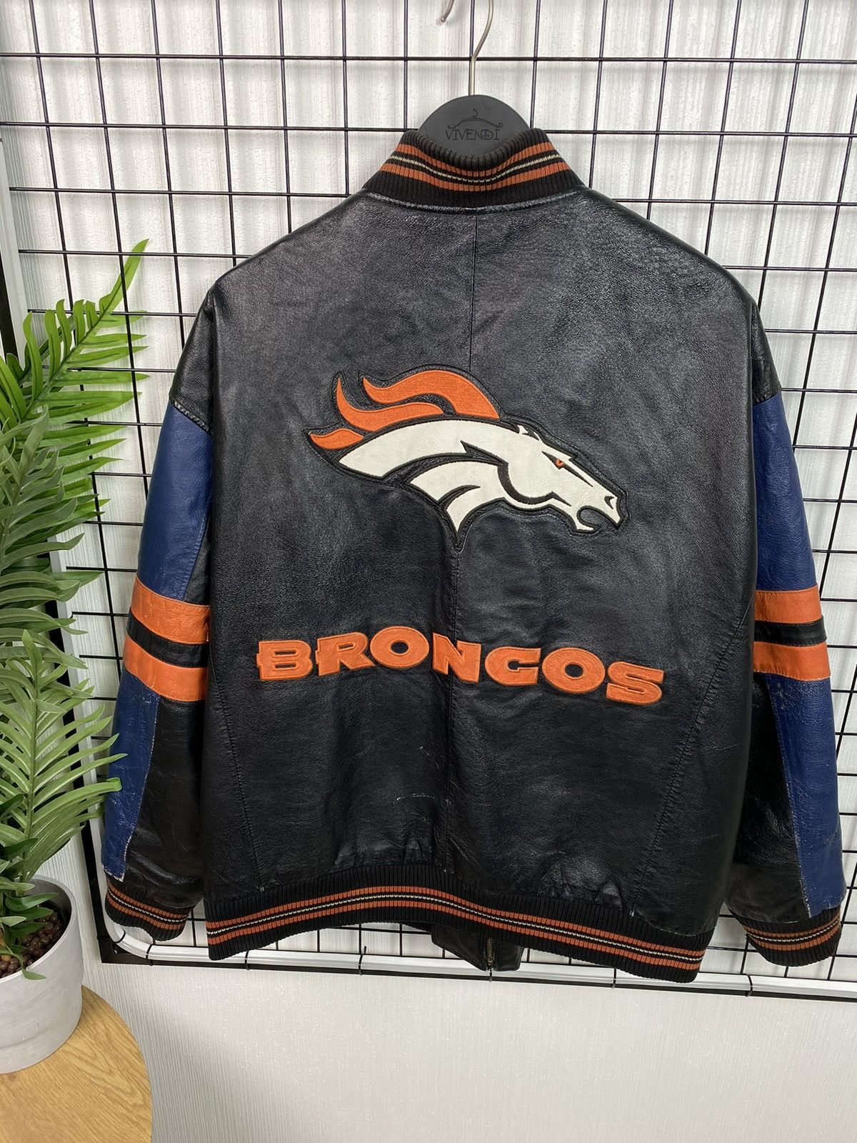 Other Vintage Denver Broncos NFL Leather Bomber Jacket Varsity XL Size US XL / EU 56 / 4 - 1 Thumbnail