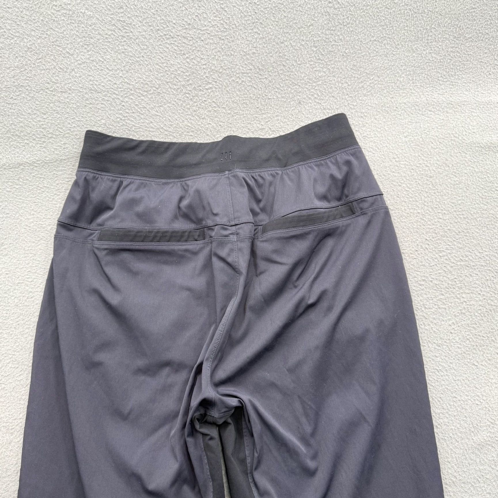 Lululemon Lululemon Pants Mens Small Black Athletic Jogger Tapered Pockets Lightweight Stretch Inseam 31in Regular Fit Size US 29 - 8 Thumbnail