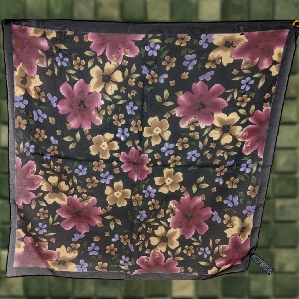 Vintage VINTAGE BLACK FLORAL SQUARE SHEER WRAP SHAWL 100% POLYESTER KOREA CP22 User: VINTAGE BLACK FLORAL SQUARE SHEER WRAP SHAWL 100% POLYESTER KOREA CP22 Size ONE SIZE - 1 Thumbnail