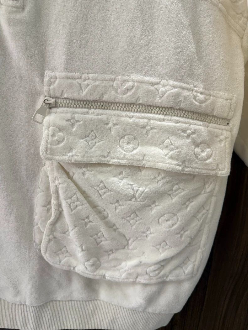 Louis Vuitton Louis Vuitton White half zip sweatshirt Size US M / EU 48-50 / 2 - 3 Thumbnail