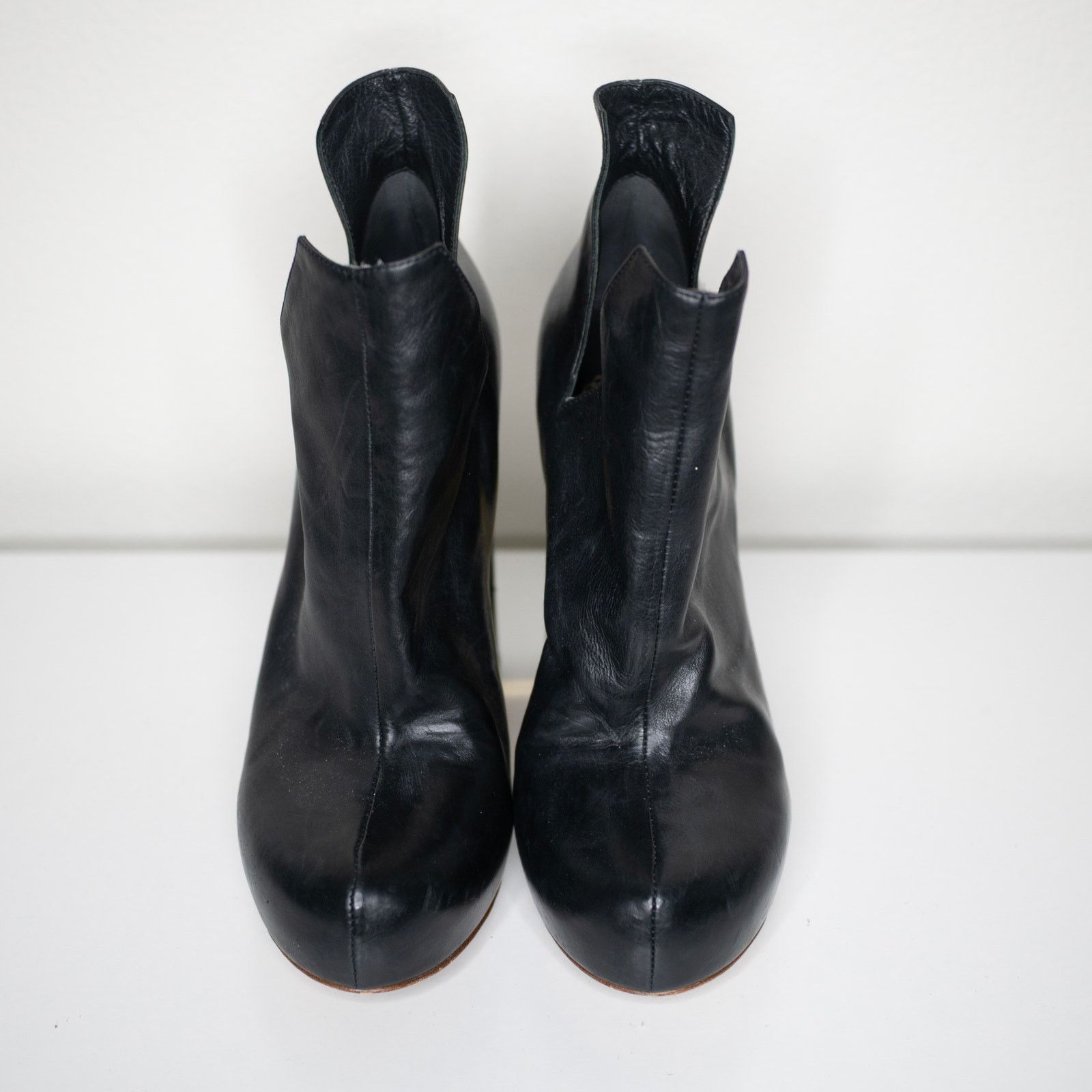 Alejandro Ingelmo Alejandro Ingelmo Black Gold Plated Platform Bootie Size US 9 / IT 39 - 2 Thumbnail