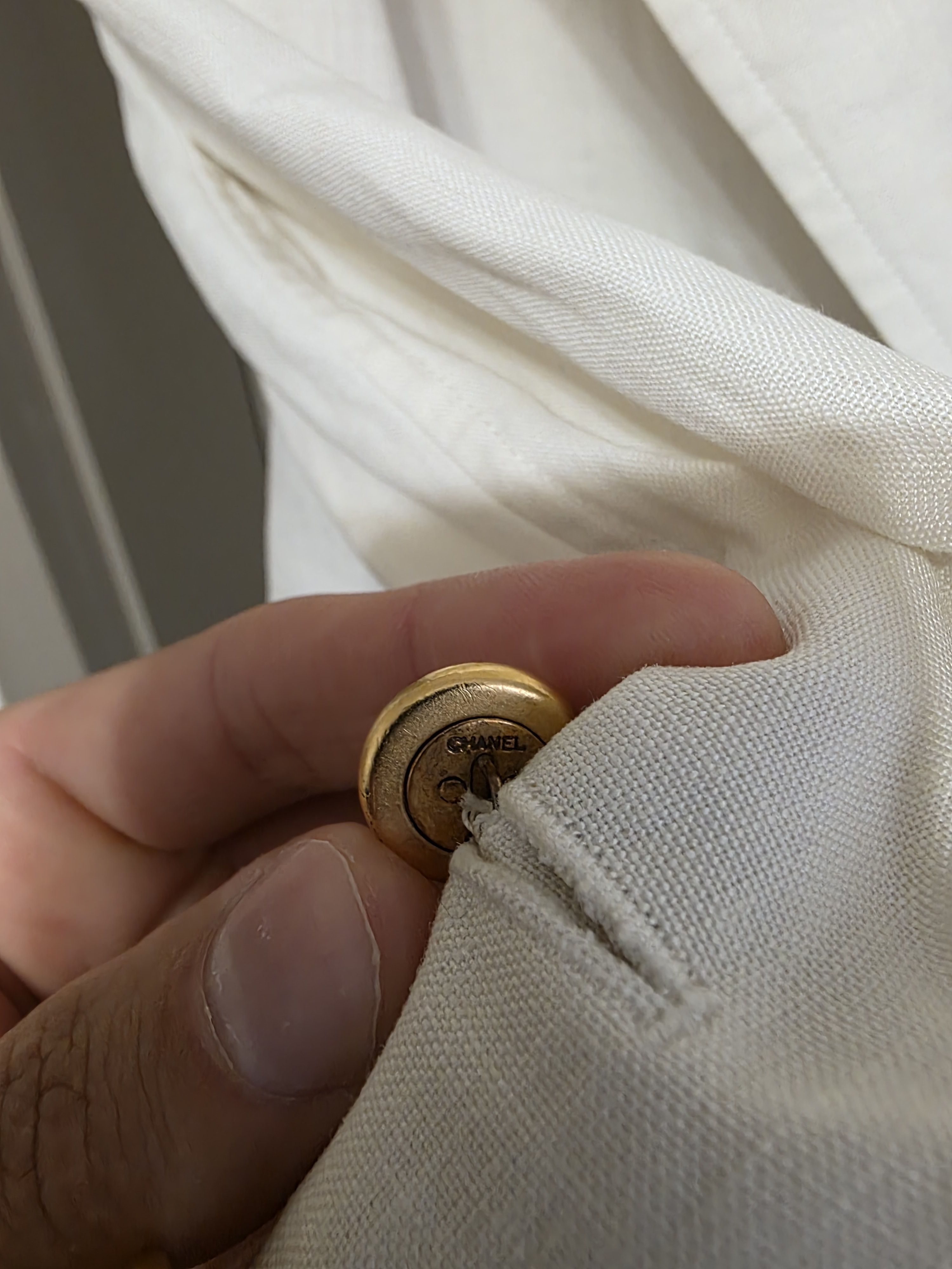 Chanel Vintage90s Chanel Boutique Linen Blazer with Gold CC Buttons Size L / US 10 / IT 46 - 8 Thumbnail