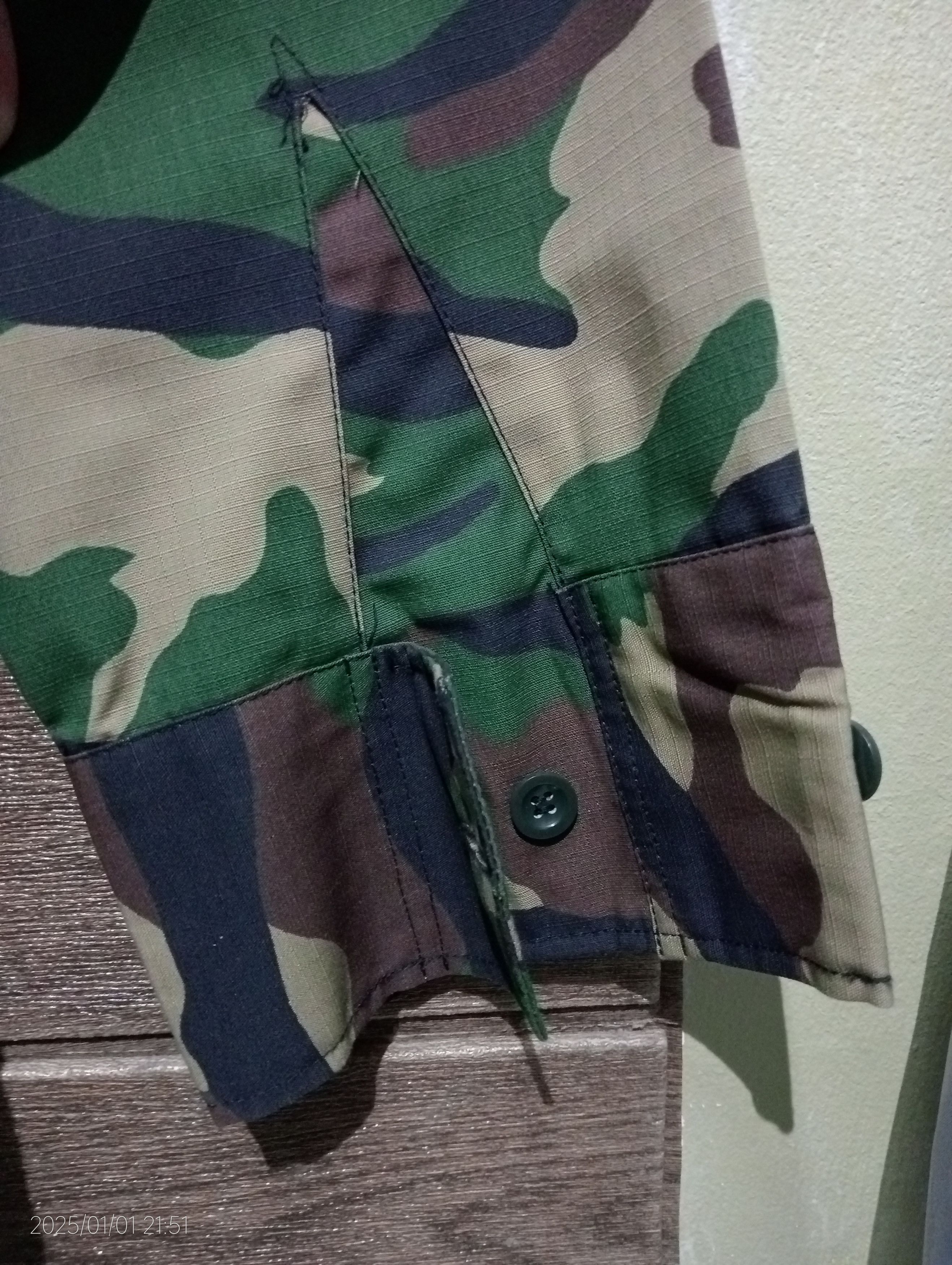 Vintage Vintage Camouflange Real Army Jacket Very Rare Size US L / EU 52-54 / 3 - 8 Thumbnail
