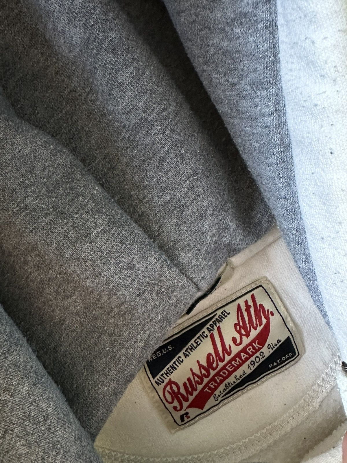 Russell Athletic × Vintage 🚨Vintage Grey Russell Athletic BIG LOGO Hoodie Size S WHITE Size US S / EU 44-46 / 1 - 7 Thumbnail