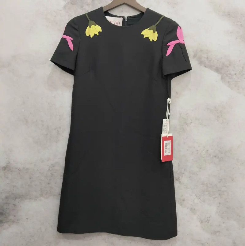 Valentino Valentino Short Sleeve Black Dress with Floral Detail 0089 Size S / US 4 / IT 40 - 1 Thumbnail