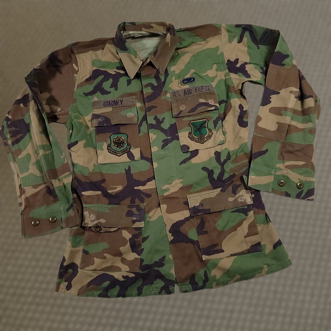 Vintage VINTAGE US Air Force BDU Jacket Mens M Long Camouflage 436th Airlift Wing 90s Shirt Size US M / EU 48-50 / 2 - 1 Thumbnail