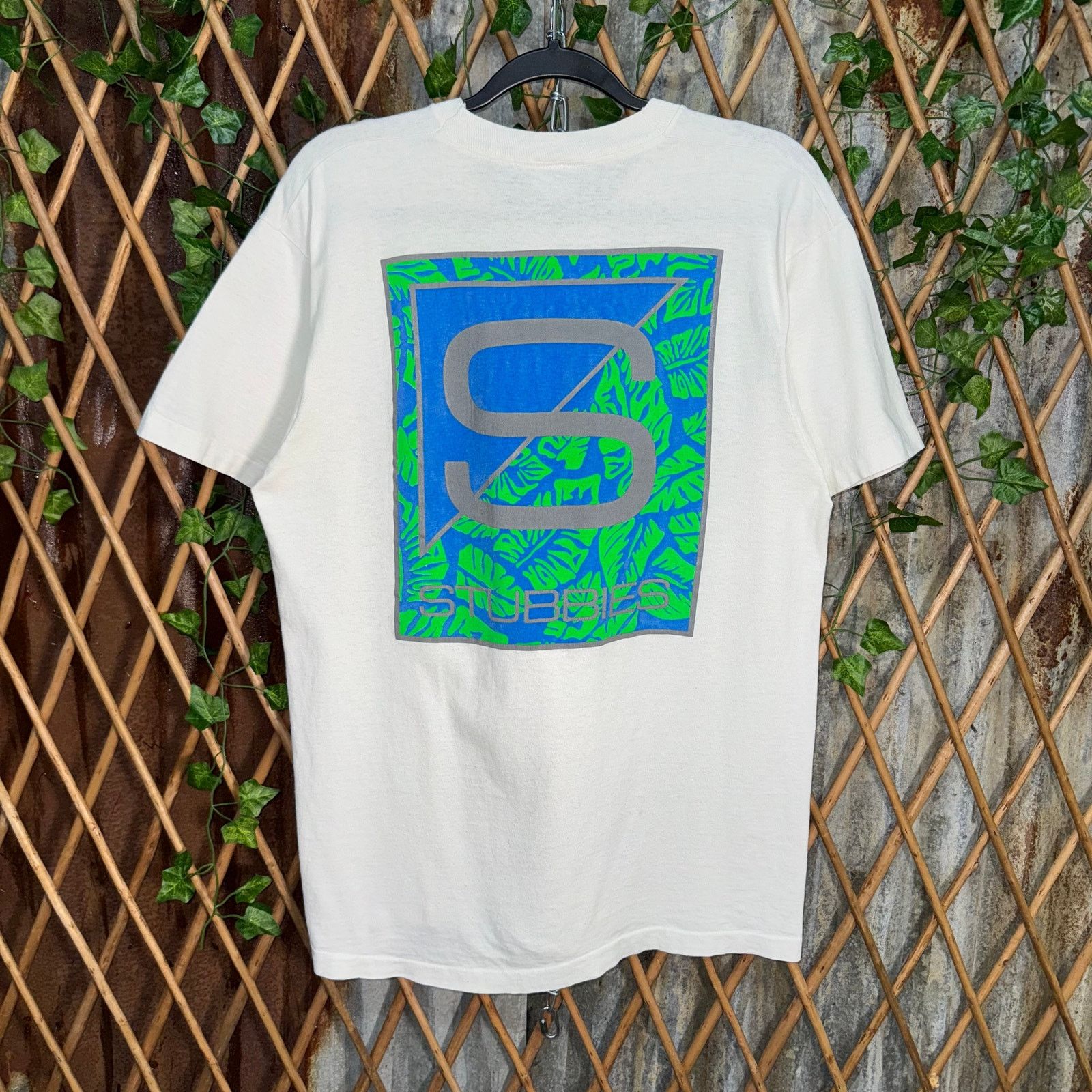 Vintage Vintage Y2K stubbies hawaii leaf 1990s surf skate t-shirt Size US L / EU 52-54 / 3 - 1 Thumbnail