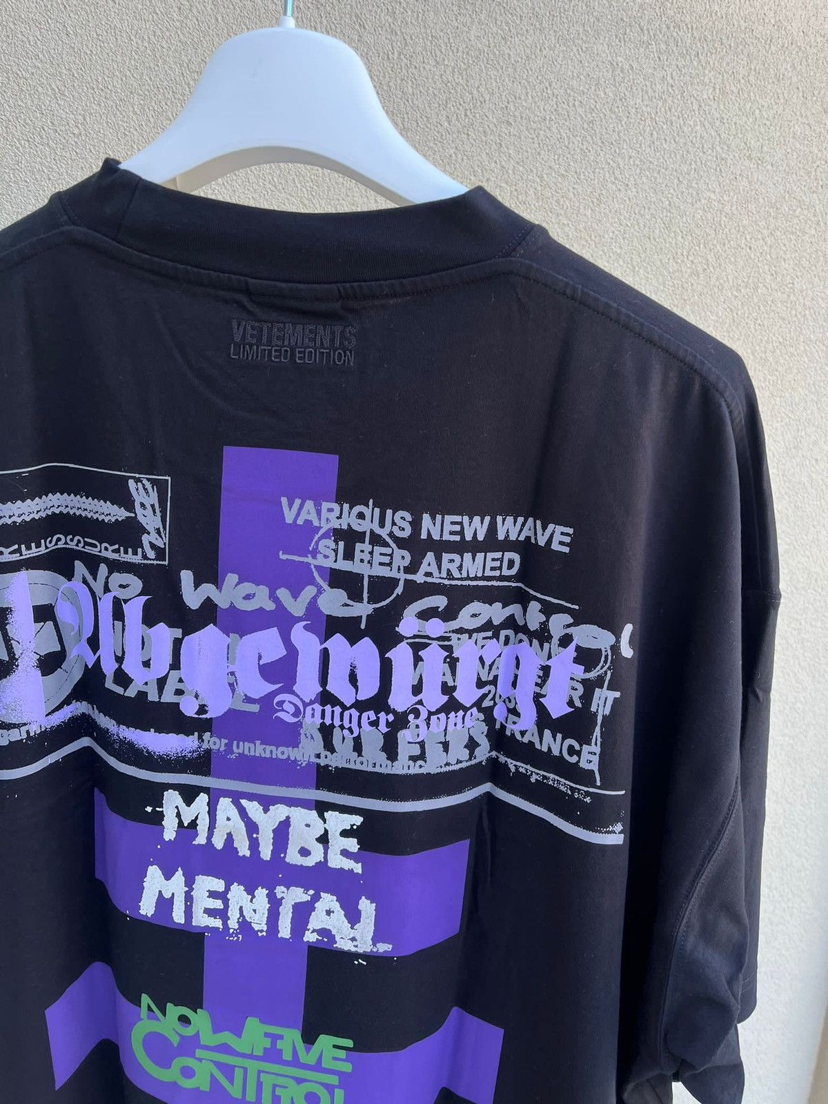 Vetements Maybe Mental T-Shirt in Black Size US XL / EU 56 / 4 - 21 Thumbnail