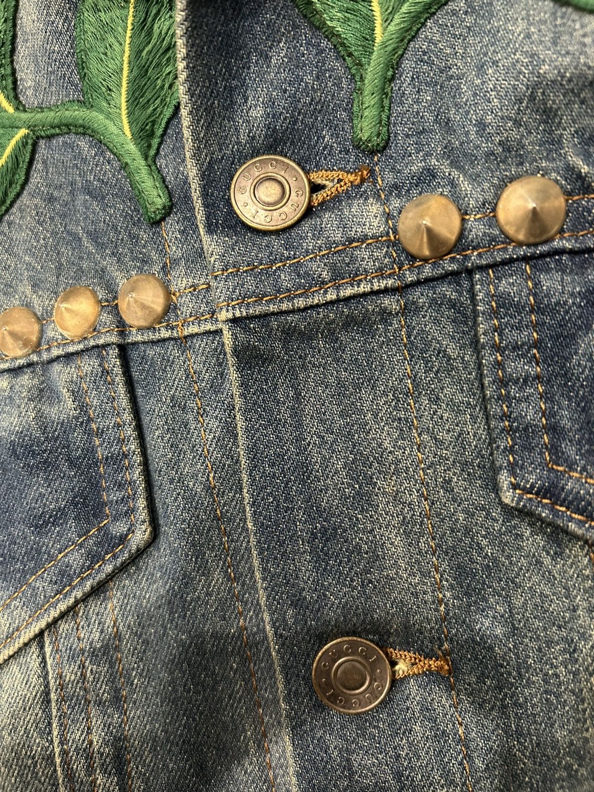 Gucci GUCCI DENIM JACKET WITH FLORAL EMBROIDERY Size US M / EU 48-50 / 2 - 5 Thumbnail