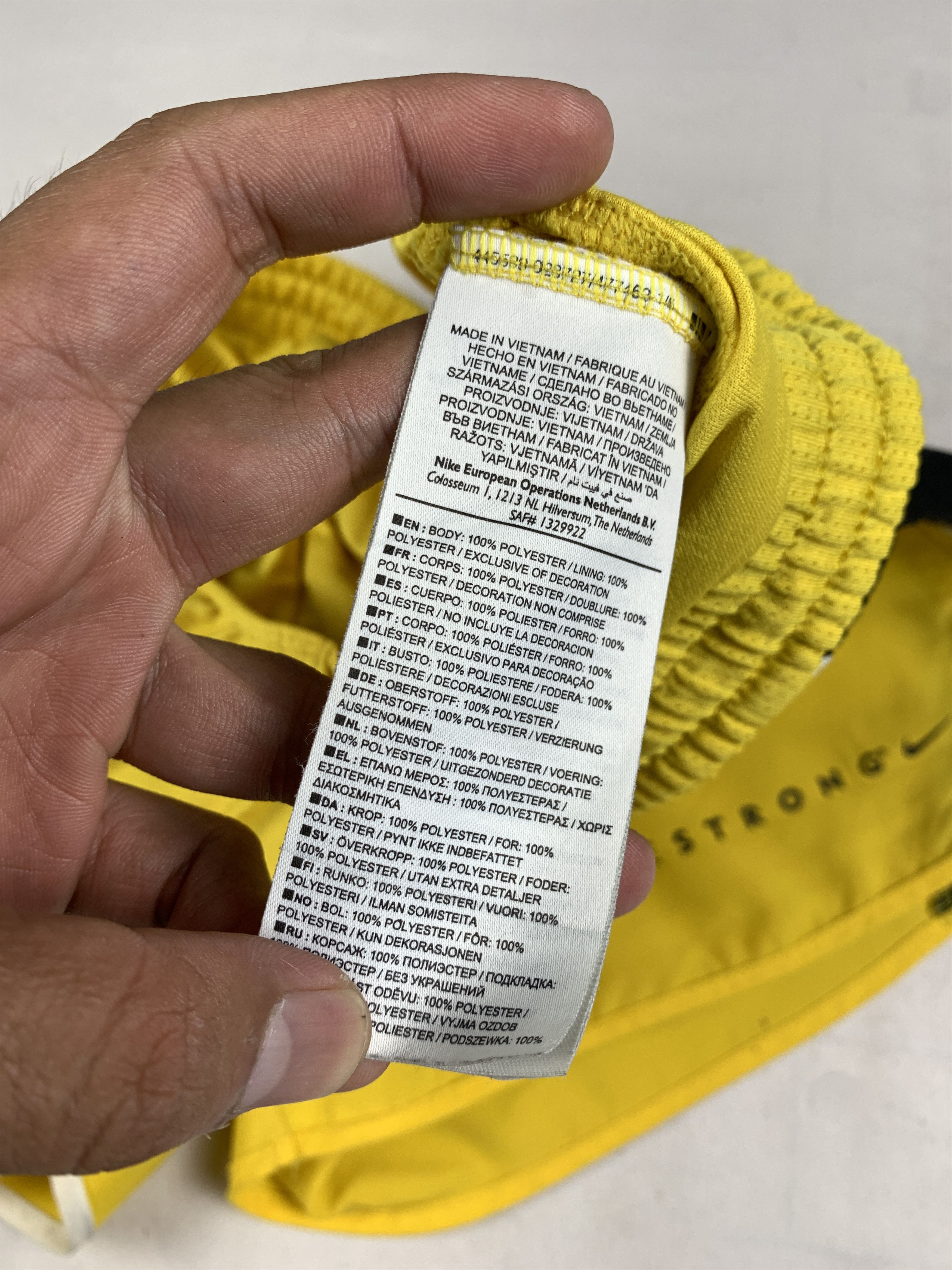 Nike Nike LIVESTRONG Lance Amstrong Yellow Running Shorts (S) Size US 30 / EU 46 - 8 Thumbnail