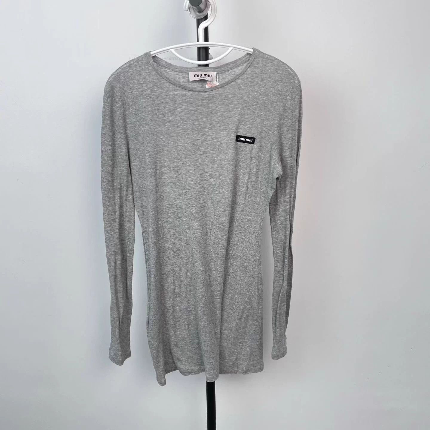Miu Miu Miu Miu women's Gray Long-Sleeve Classic Crew M Top Size M / US 6-8 / IT 42-44 - 1 Thumbnail