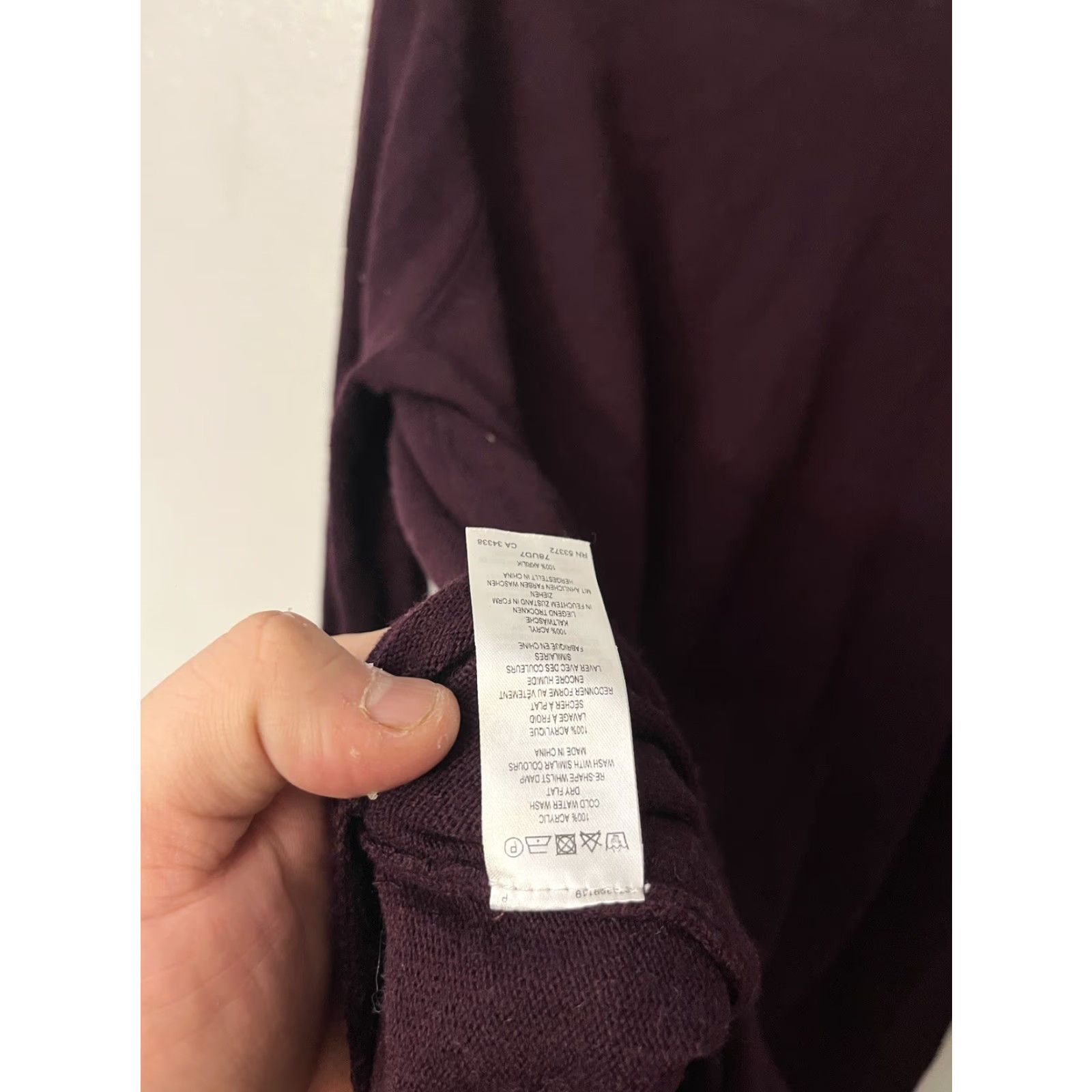 French Connection VINTAGE French Connection Women's Maroon Sweater Size Medium Acrylic Blend V Neck Size M / US 6-8 / IT 42-44 - 4 Thumbnail