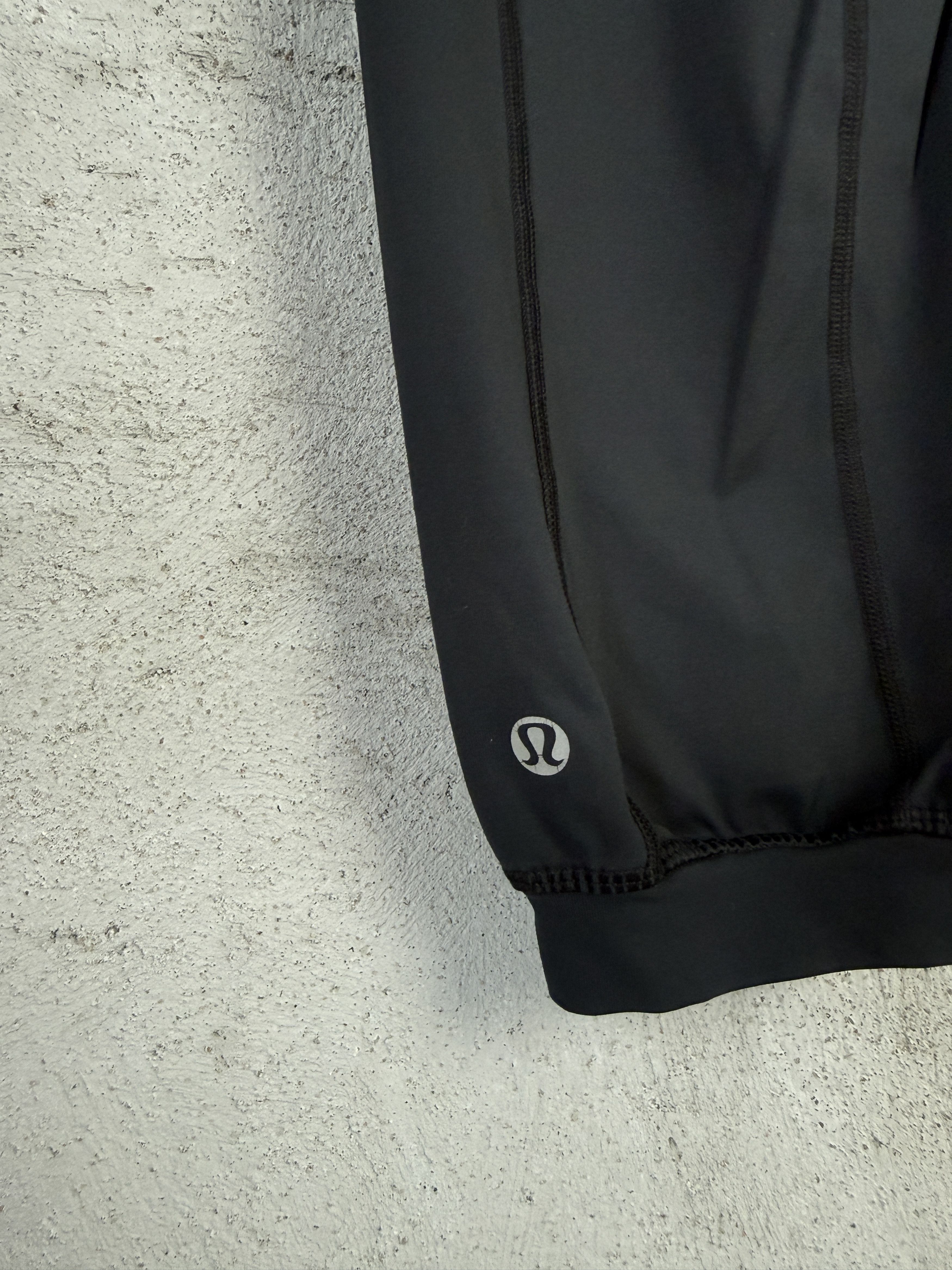 Lululemon Lululemon capri leggings joggers sport gym yoga pilates Size 28" / US 6 / IT 42 - 3 Thumbnail