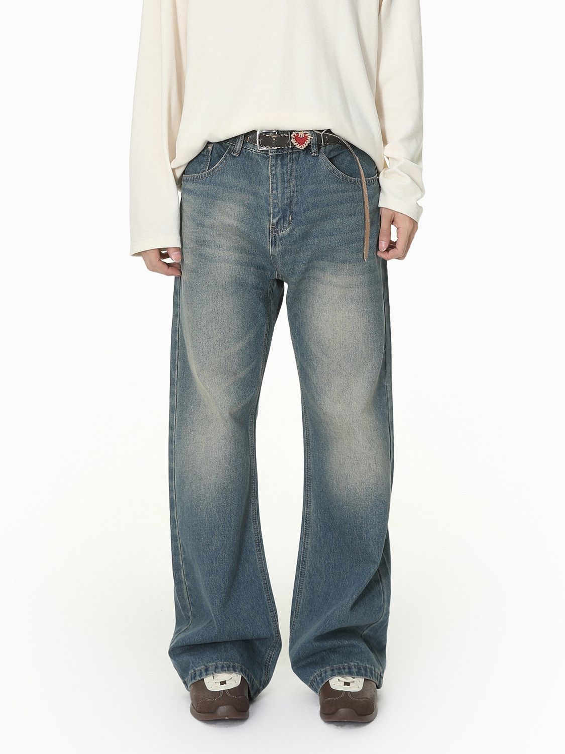 Jean Men's Distressed, Vintage-Wash Flared Jeans Size US 32 / EU 48 - 1 Thumbnail