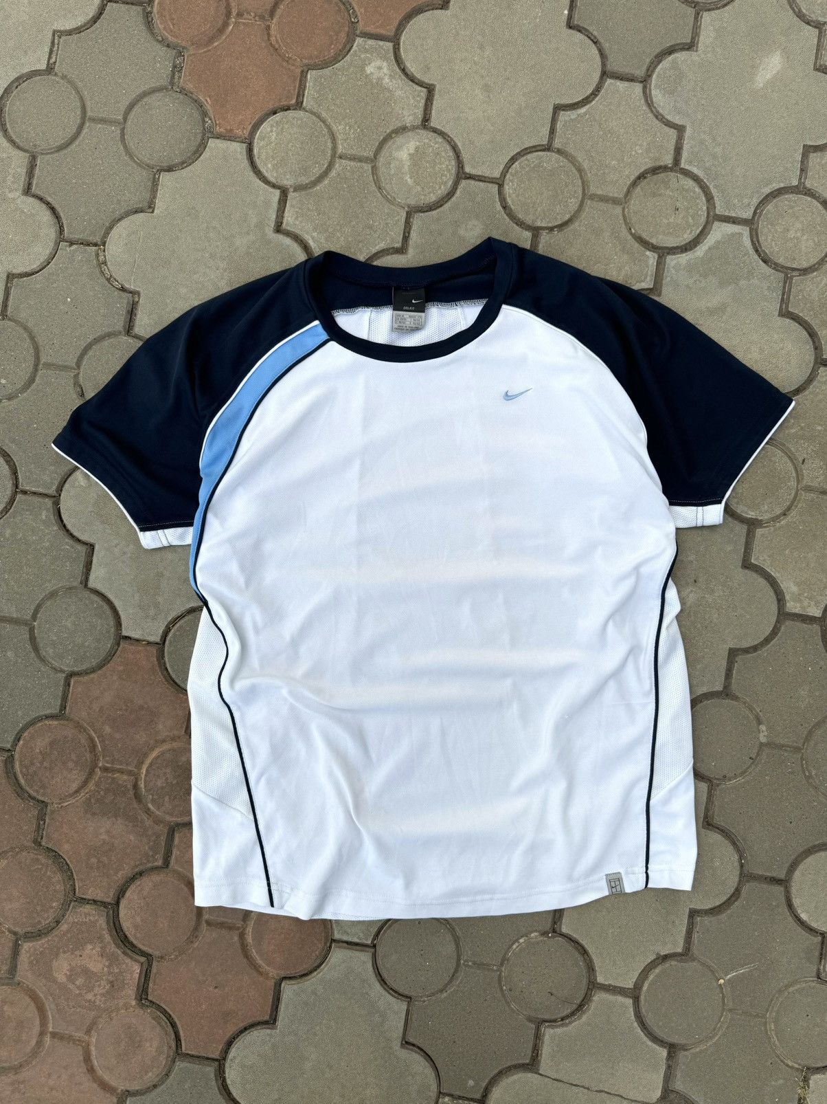 Nike × Vintage Vintage Nike Court Tee Shirt Y2K Size US M / EU 48-50 / 2 - 1 Thumbnail