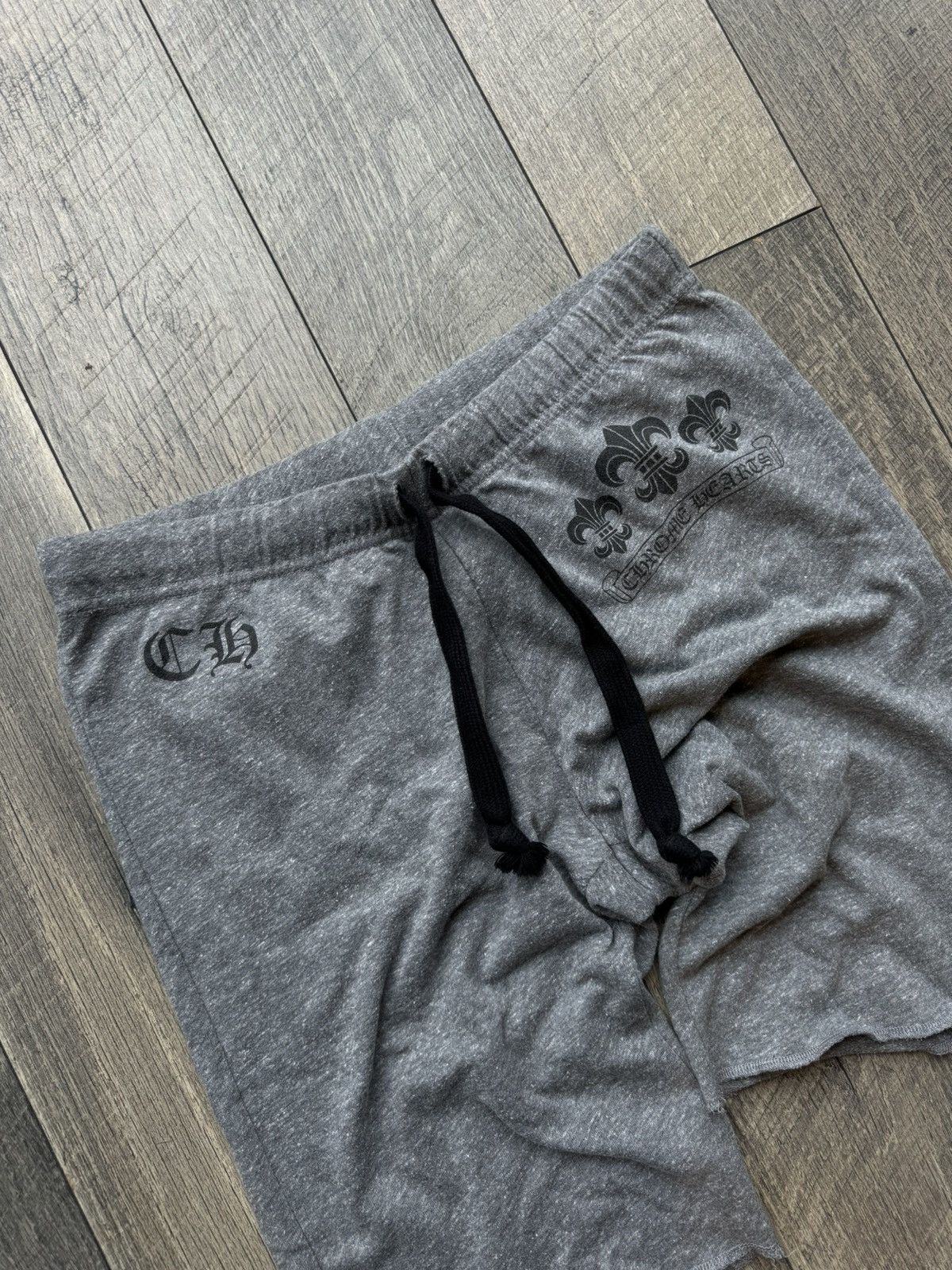 Chrome Hearts Chrome Hearts Fleur De Lis scroll Sweat Shorts - Medium Size US 32 / EU 48 - 2 Thumbnail