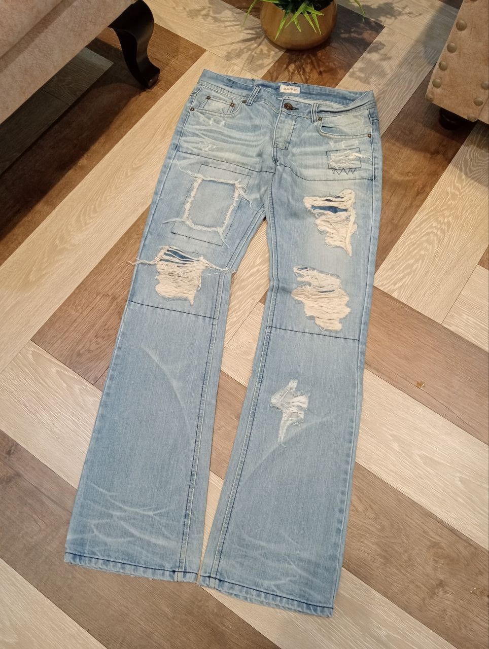 Japanese Brand DAISY LIGHT BLUE DISTRESSED FLARED DENIM PANTS Size US 31 - 2 Thumbnail