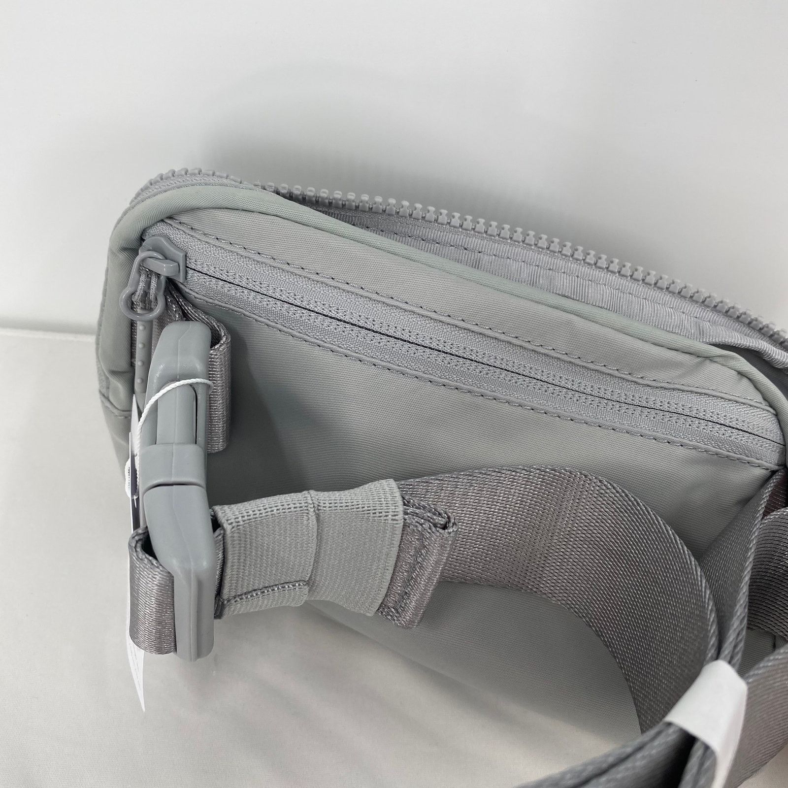 Lululemon Lululemon Silver Everywhere Belt Bag New With Tags Size ONE SIZE - 7 Thumbnail