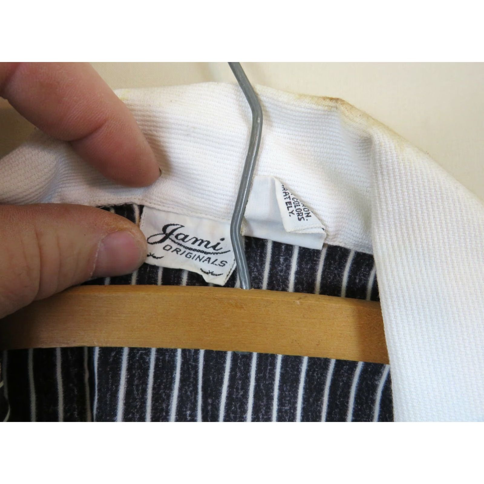 Vintage VINTAGE Polyester Shirt M White 1970s Pin Stripe JAMI Original Stain Destroyed Mens Size M / US 6-8 / IT 42-44 - 5 Thumbnail