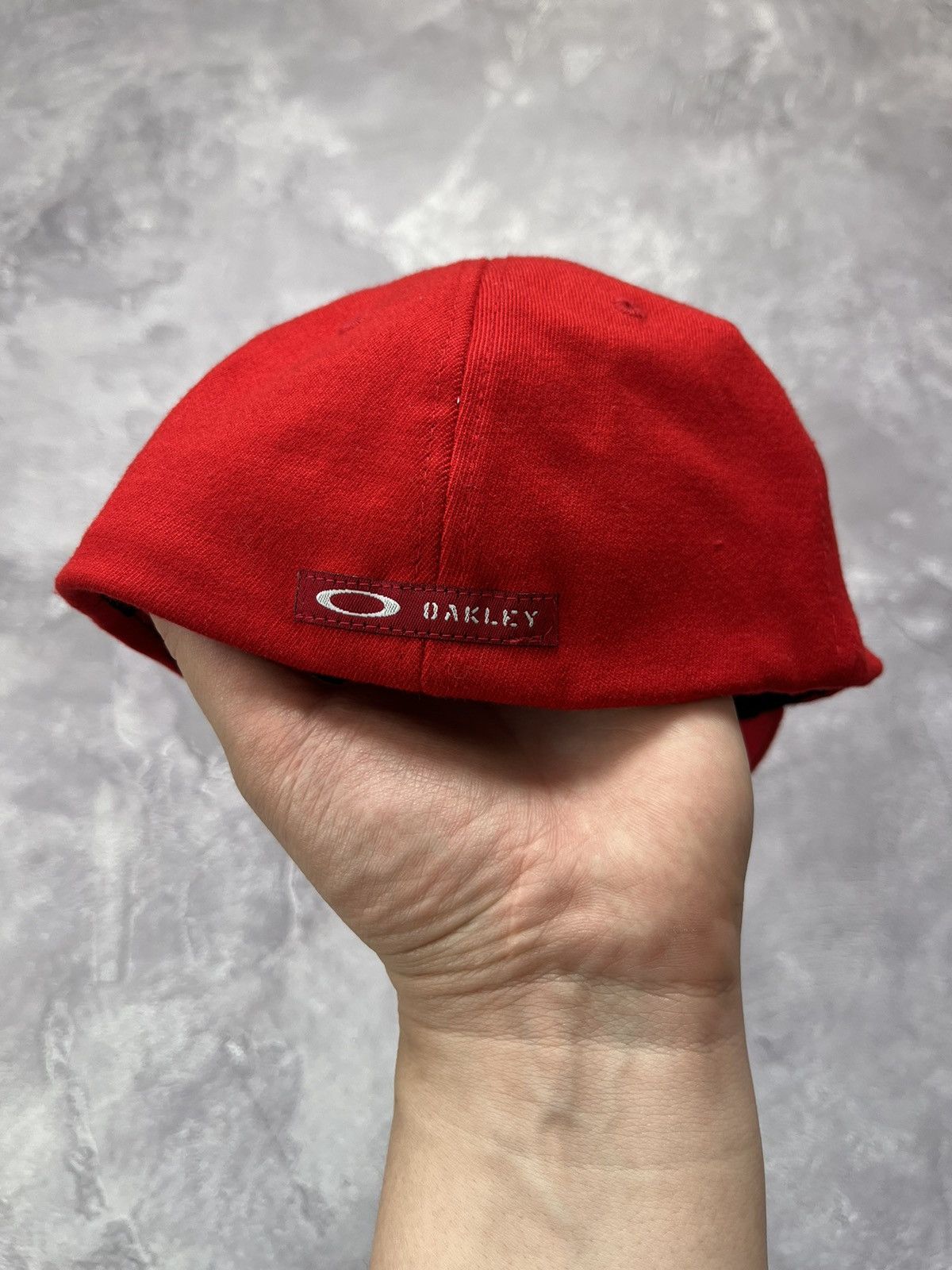 Oakley Vintage Oakley Y2K Metal Logo Style cap hat Red Size ONE SIZE - 4 Thumbnail