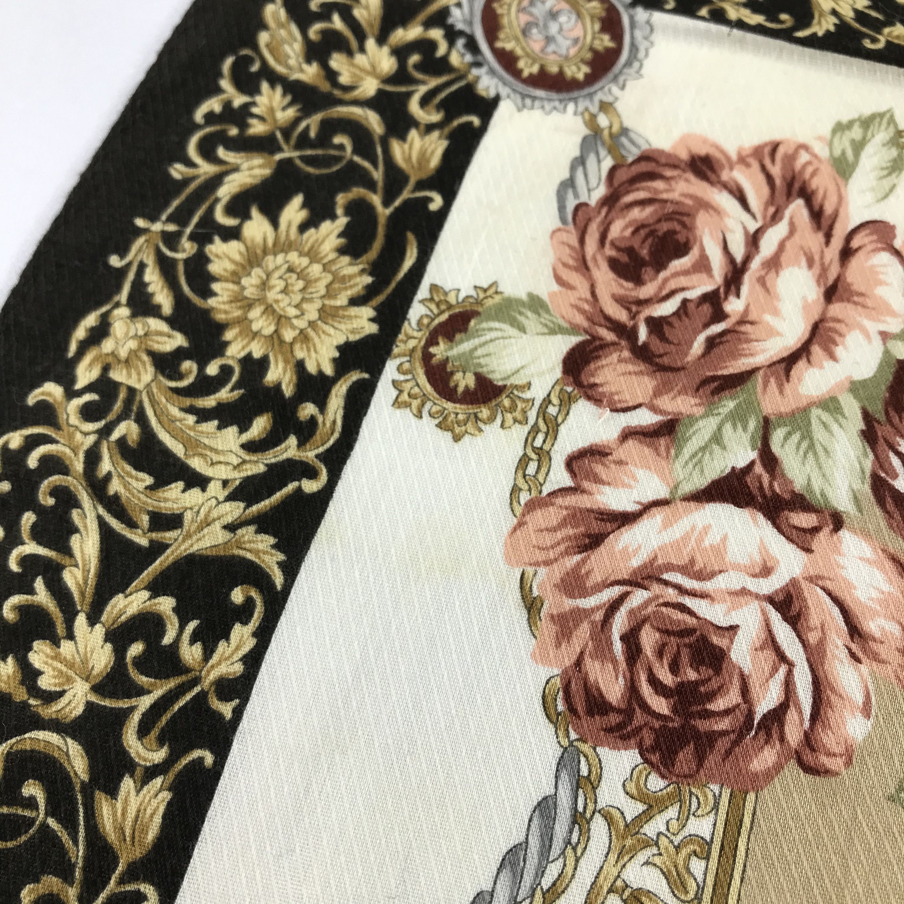 Roberta di Camerino Roberta di Camerino Handkerchief Neckerchief Bandana H914 Size ONE SIZE - 6 Thumbnail