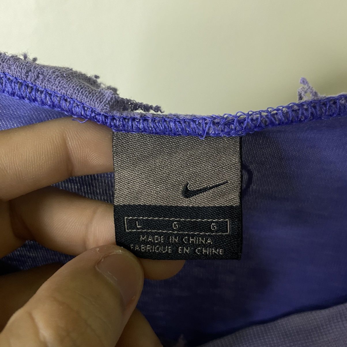 Nike Vintage 2000s Nike Croatia Centre Swoosh Thrashed T Shirt Size US L / EU 52-54 / 3 - 5 Thumbnail