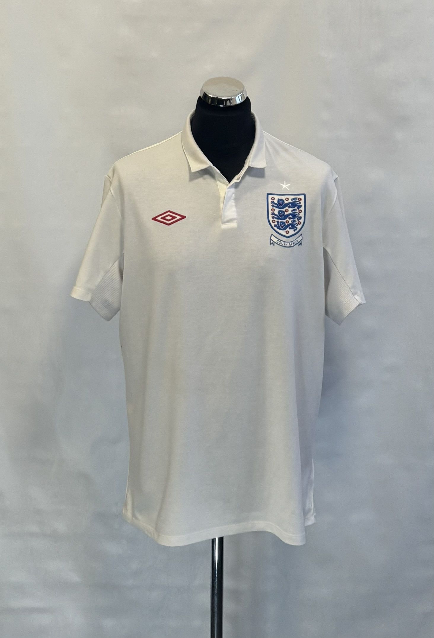 Umbro England 2010 Umbro Football Jersey Size XL Size US XL / EU 56 / 4 - 1 Thumbnail