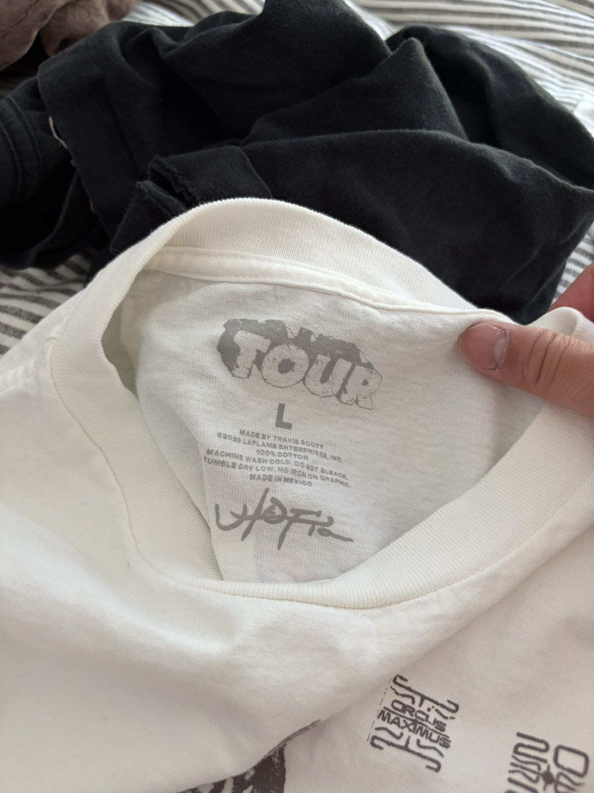 Travis Scott Utopia I can see the future t shirt Size US L / EU 52-54 / 3 - 3 Thumbnail