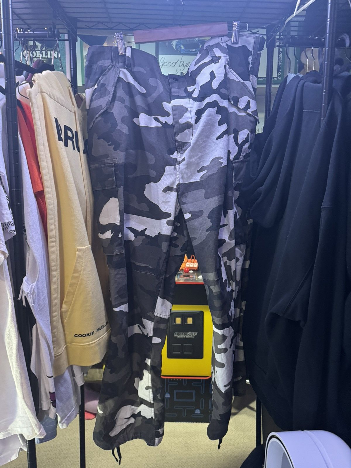 Supreme Aphex Twin Snow Camo Cargo Size US 38 / EU 54 - 1 Thumbnail
