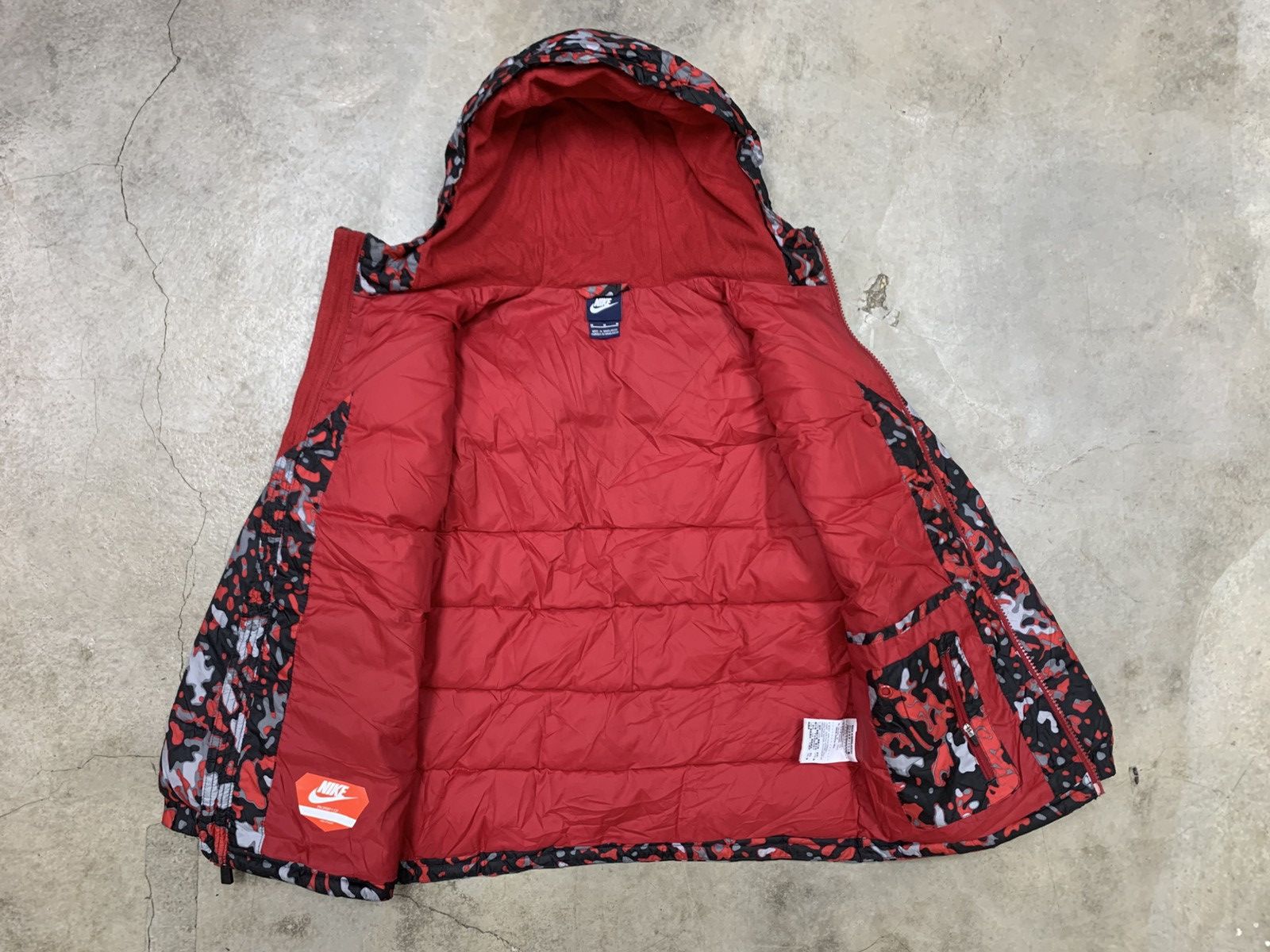 Nike Nike Red Camo Puffer Jacket Size US M / EU 48-50 / 2 - 10 Thumbnail