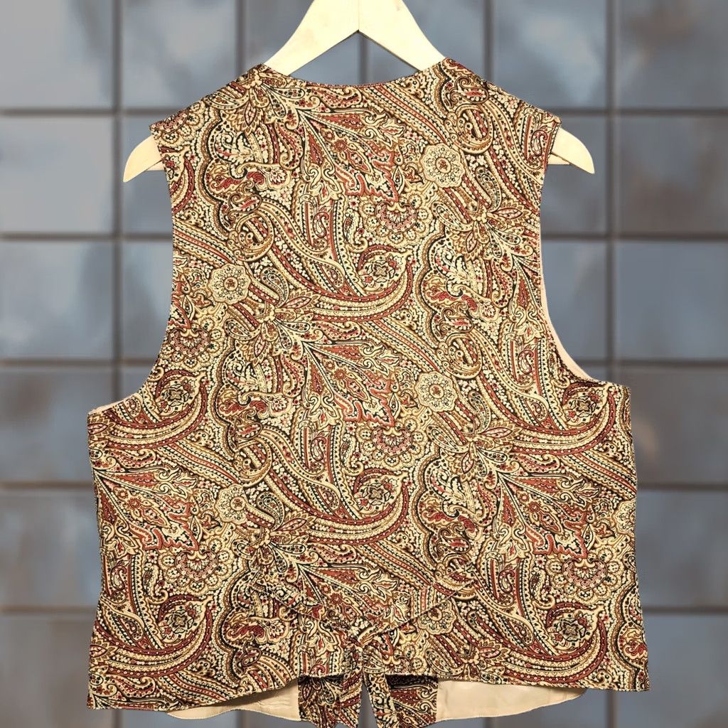 Pendleton Pendleton Vest Womens Plus Size 14 Brown Paisley Classic Button Closure Rayon Outer Shell Pattern Paisley Women Size XL / US 12-14 / IT 48-50 - 1 Thumbnail