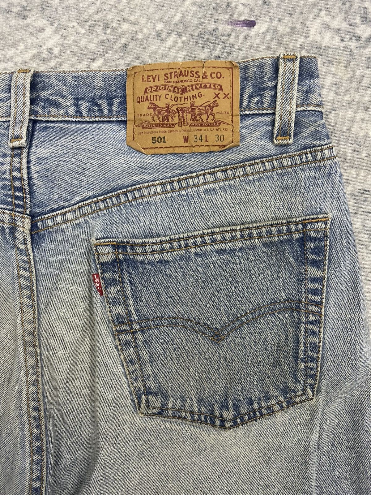 Levi's Vintage 90s Levi’s 501 Light Wash Made in USA – 34x30 Size US 34 / EU 50 - 15 Thumbnail