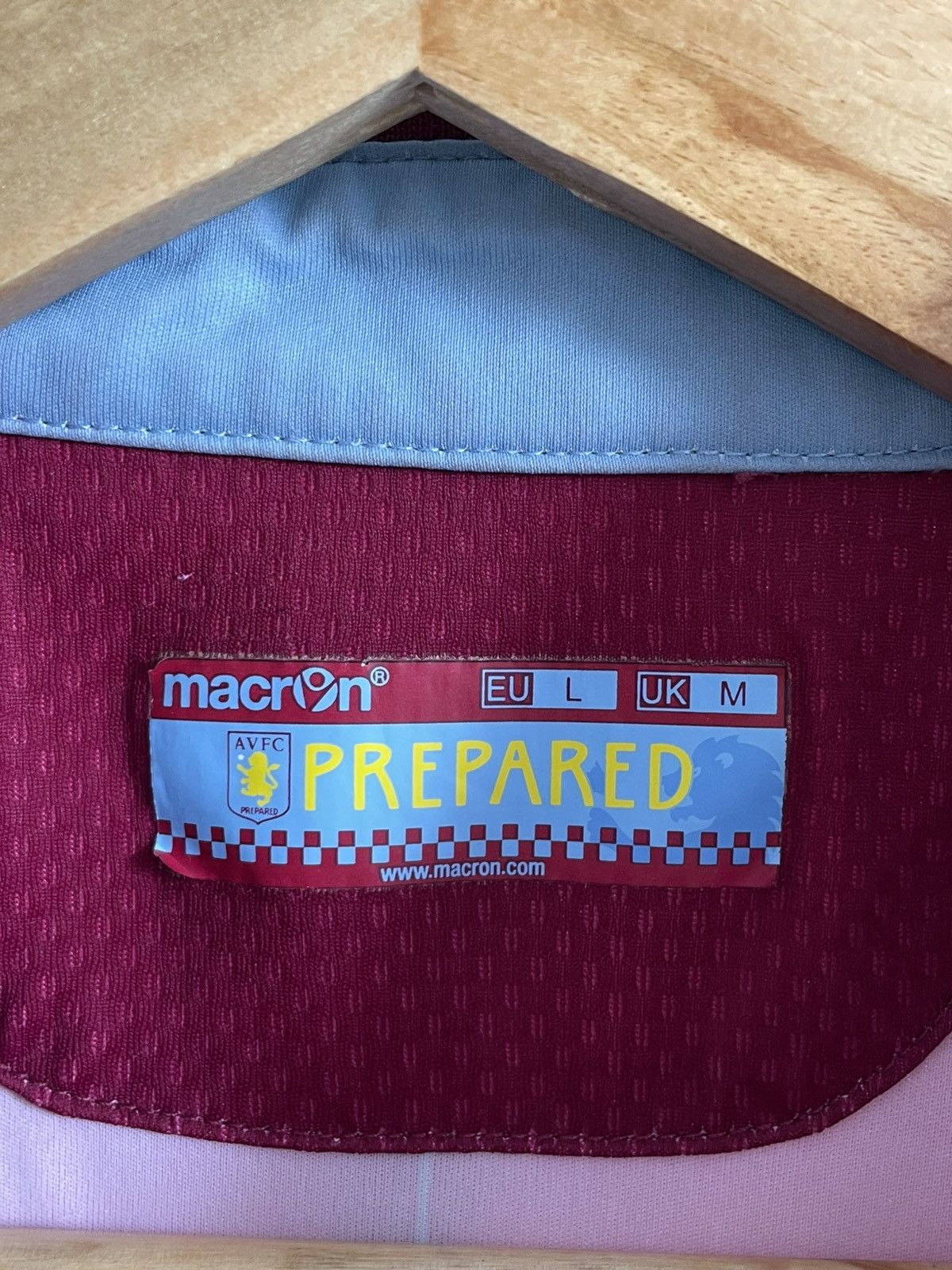 Macron Macron Aston Villa 2014/2015 Home Football Shirt Jersey RARE Size US M / EU 48-50 / 2 - 10 Thumbnail