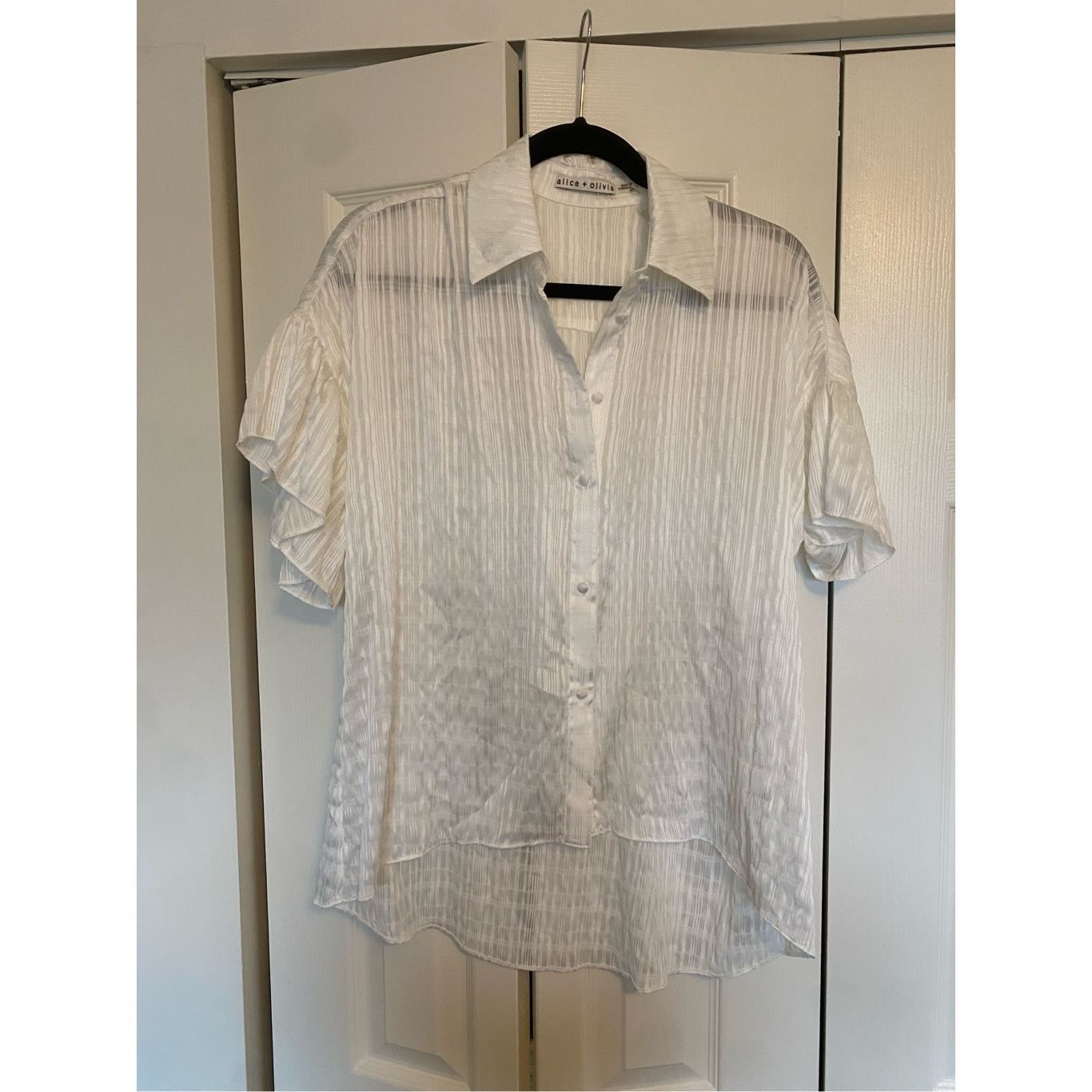 Alice + Olivia ALICE AND OLIVIA Edyth Shirt In White, Staple Blouse, Sz Sma Size S / US 4 / IT 40 - 3 Thumbnail